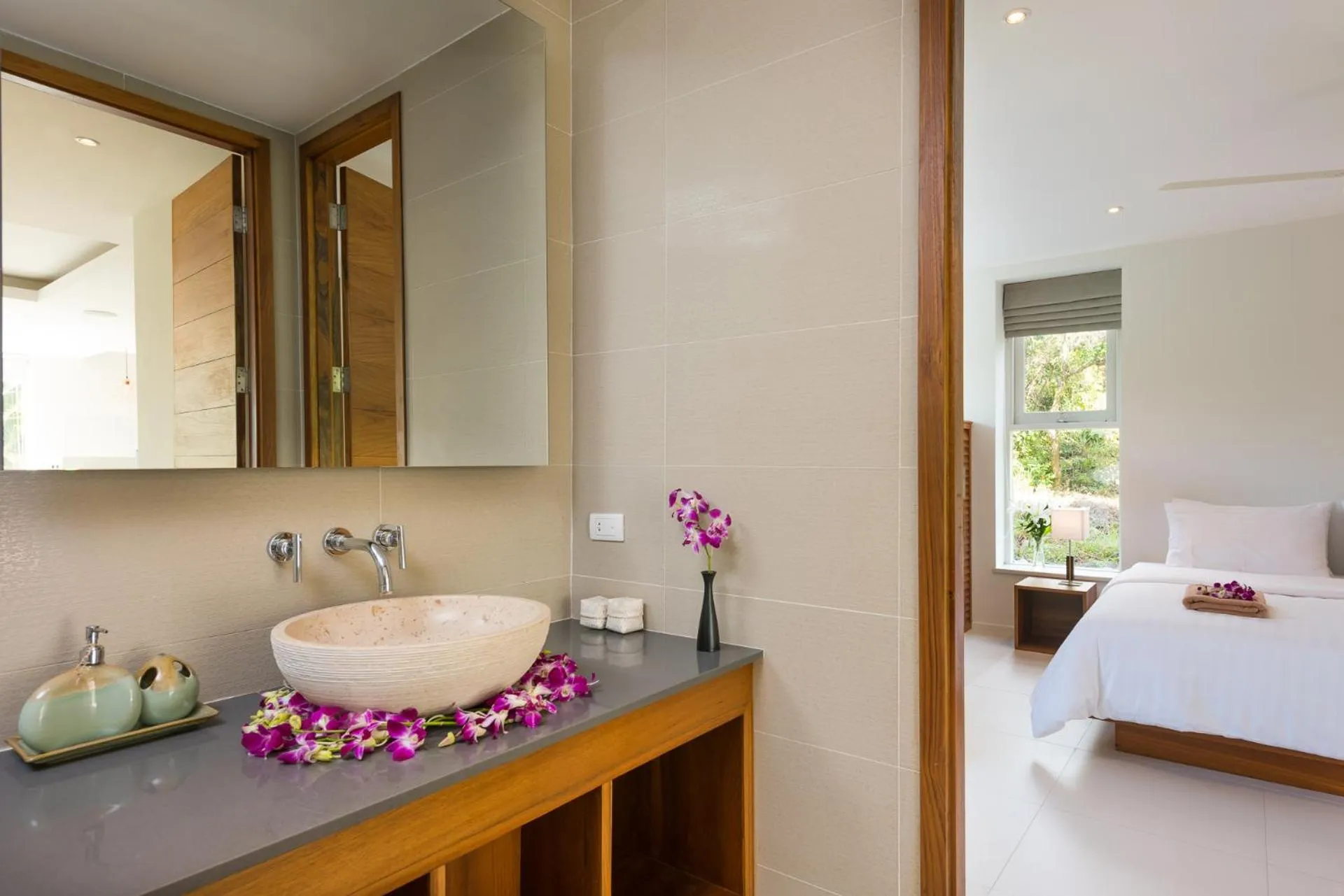 Bed in Bay Villas Koh Phangan