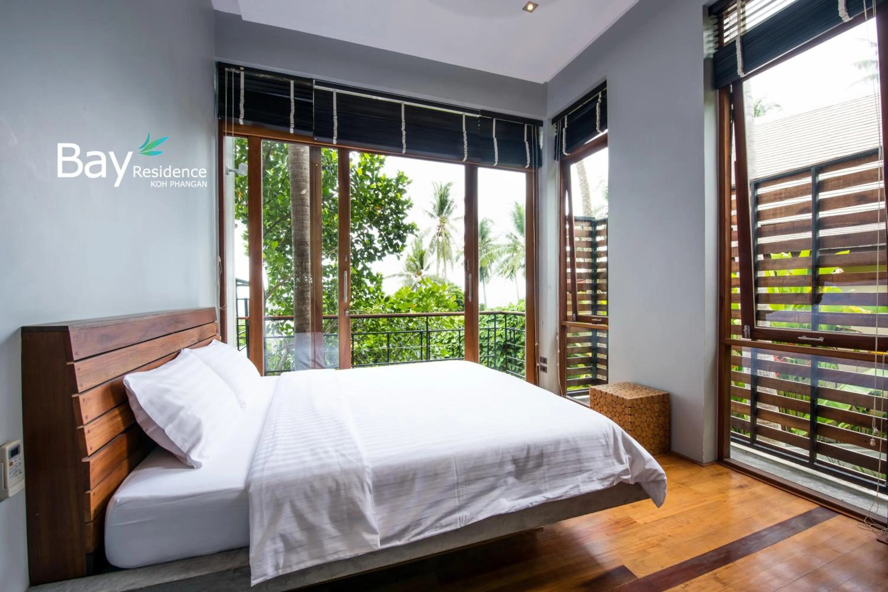 Bed in Bay Villas Koh Phangan