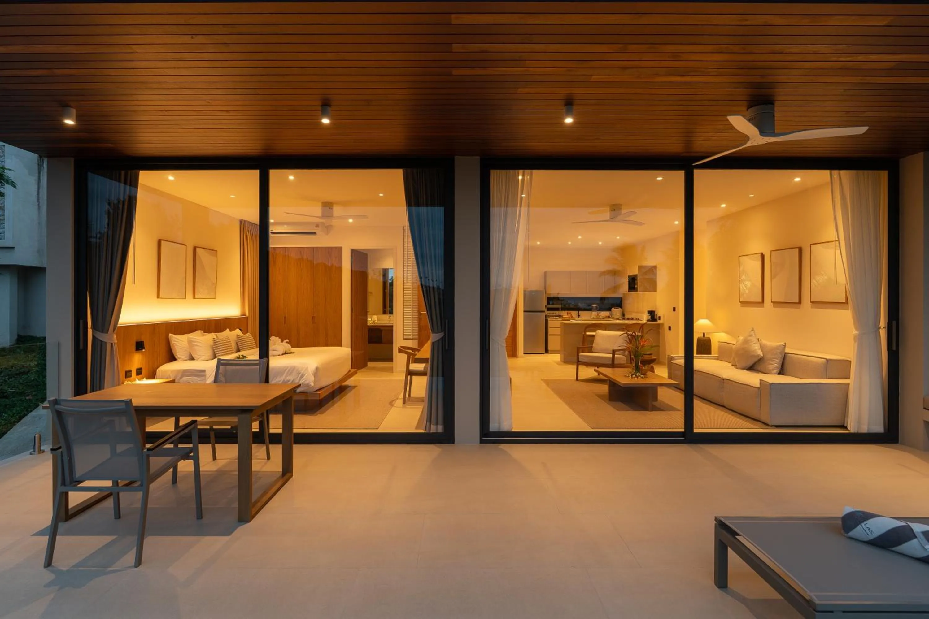 Bed in Bay Villas Koh Phangan