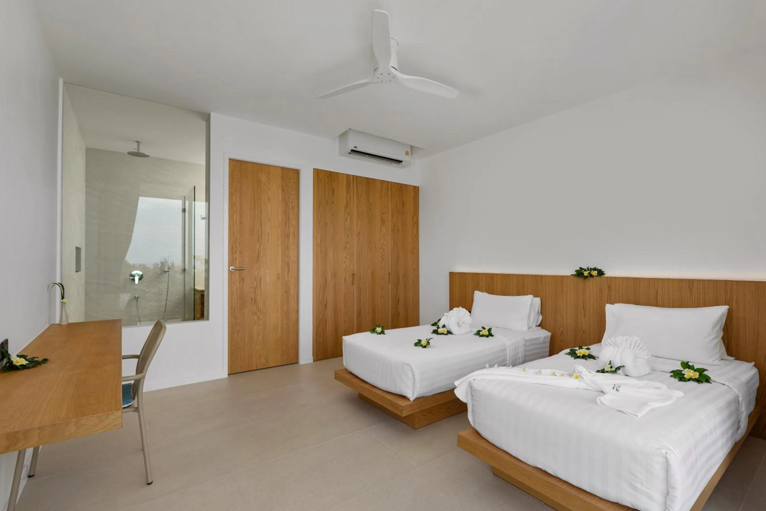 Bed in Bay Villas Koh Phangan