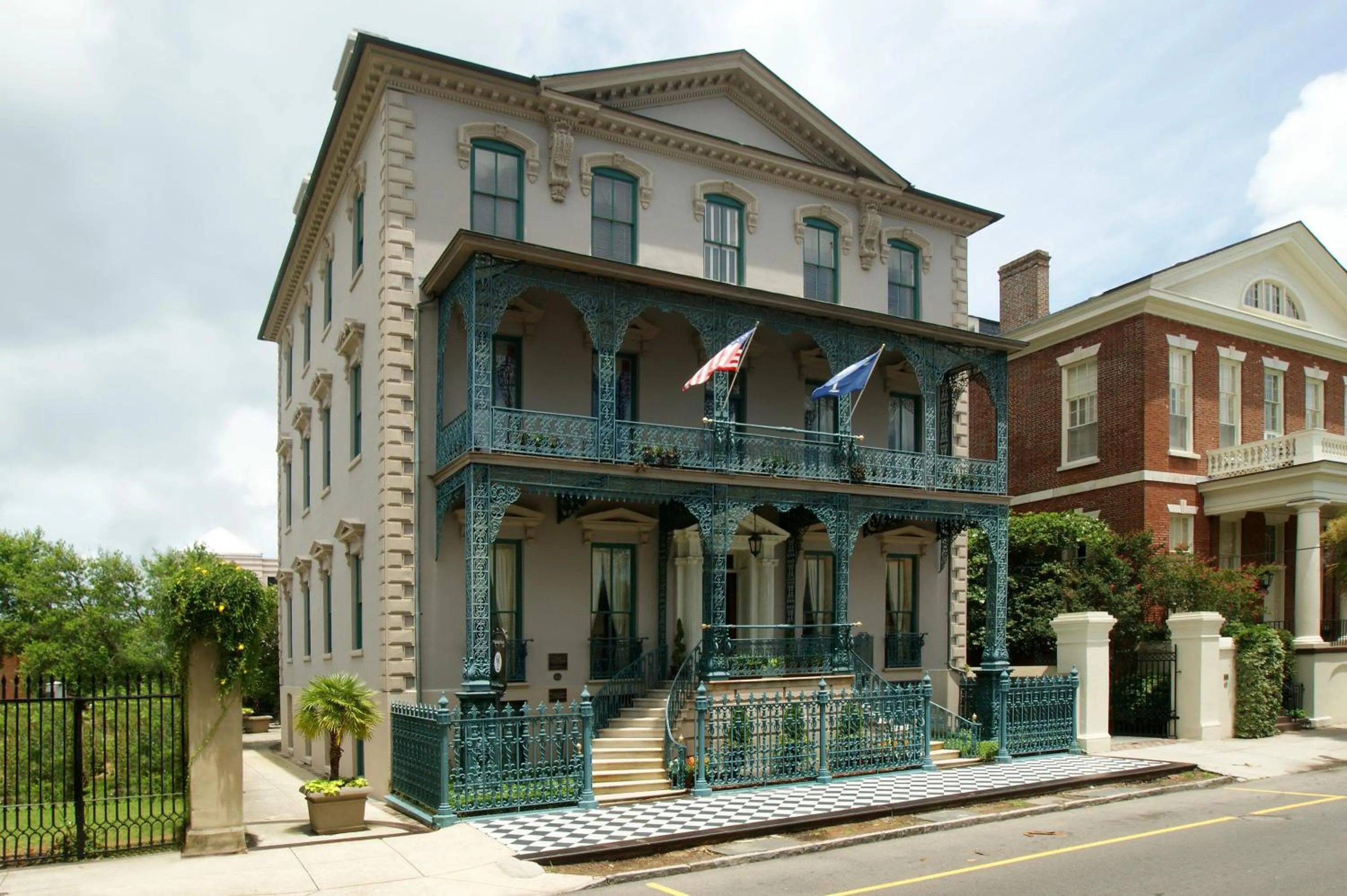 Property building in John Rutledge House Inn