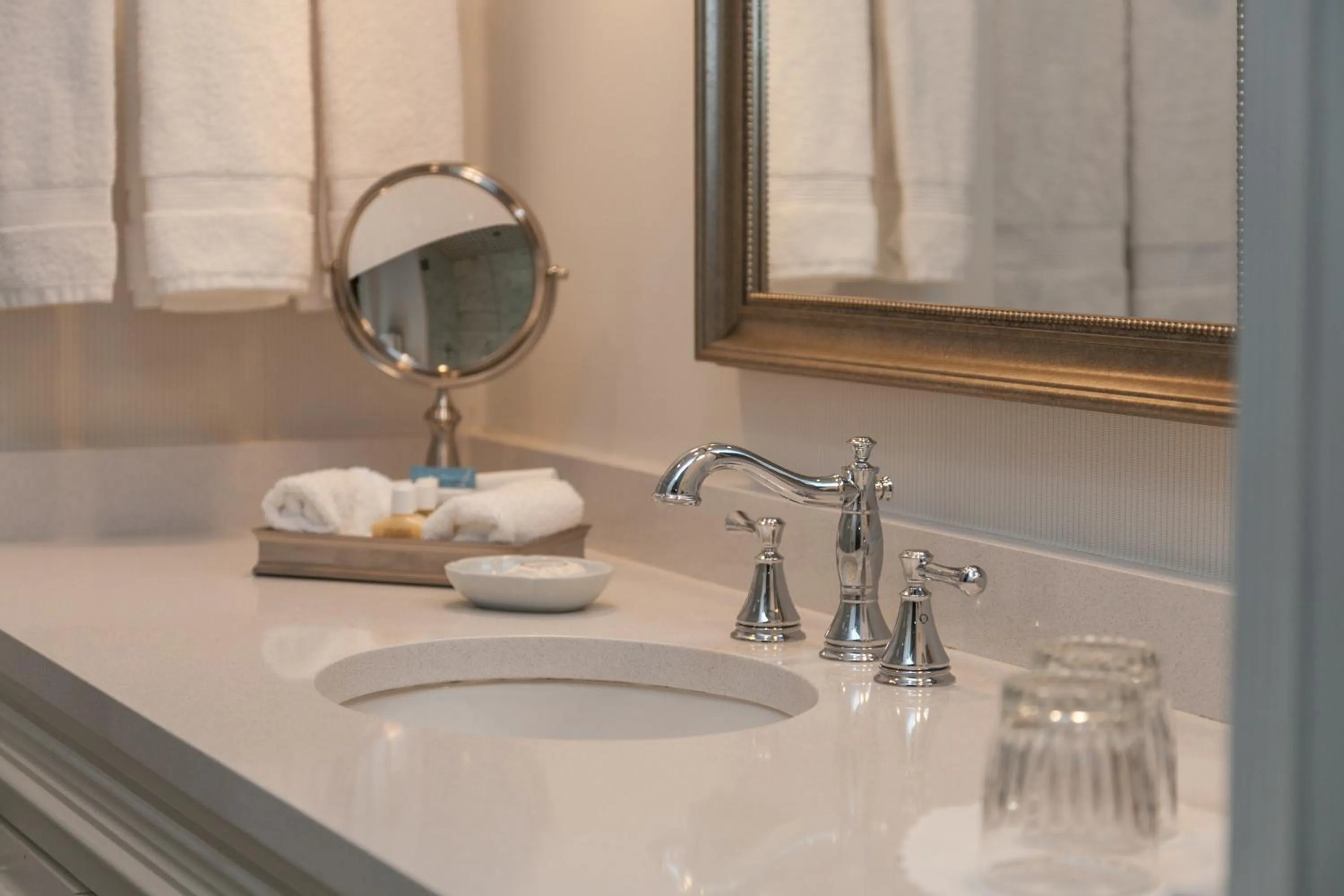 Bathroom in John Rutledge House Inn