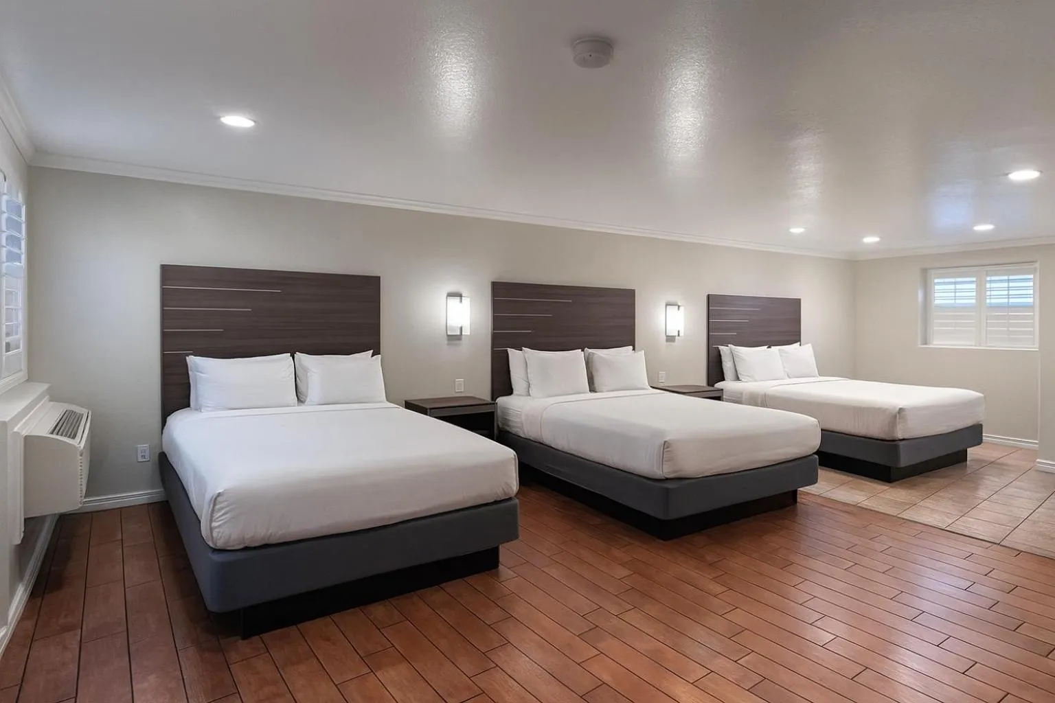 Bedroom, Bed in El Castell Motel