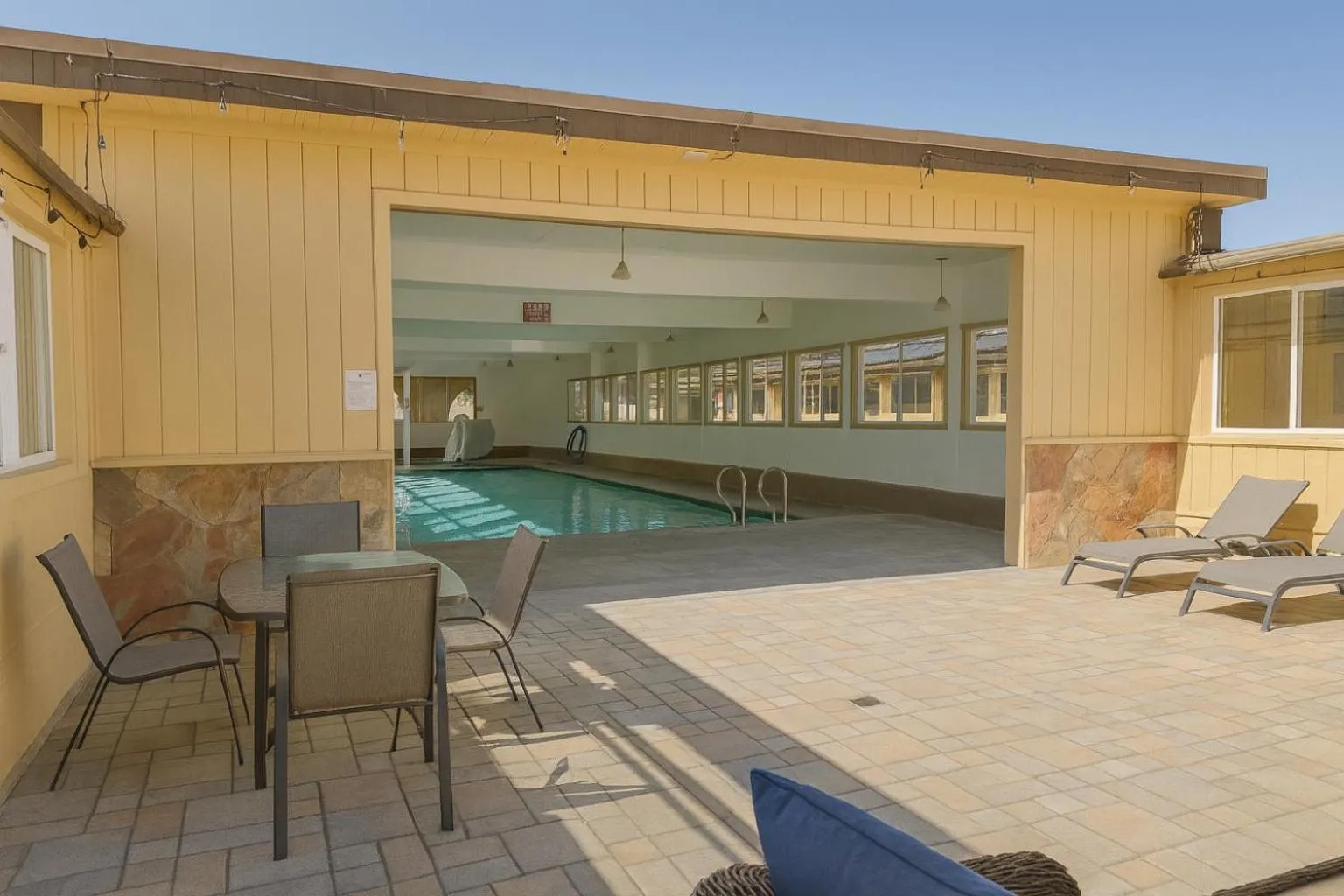 Swimming pool in El Castell Motel