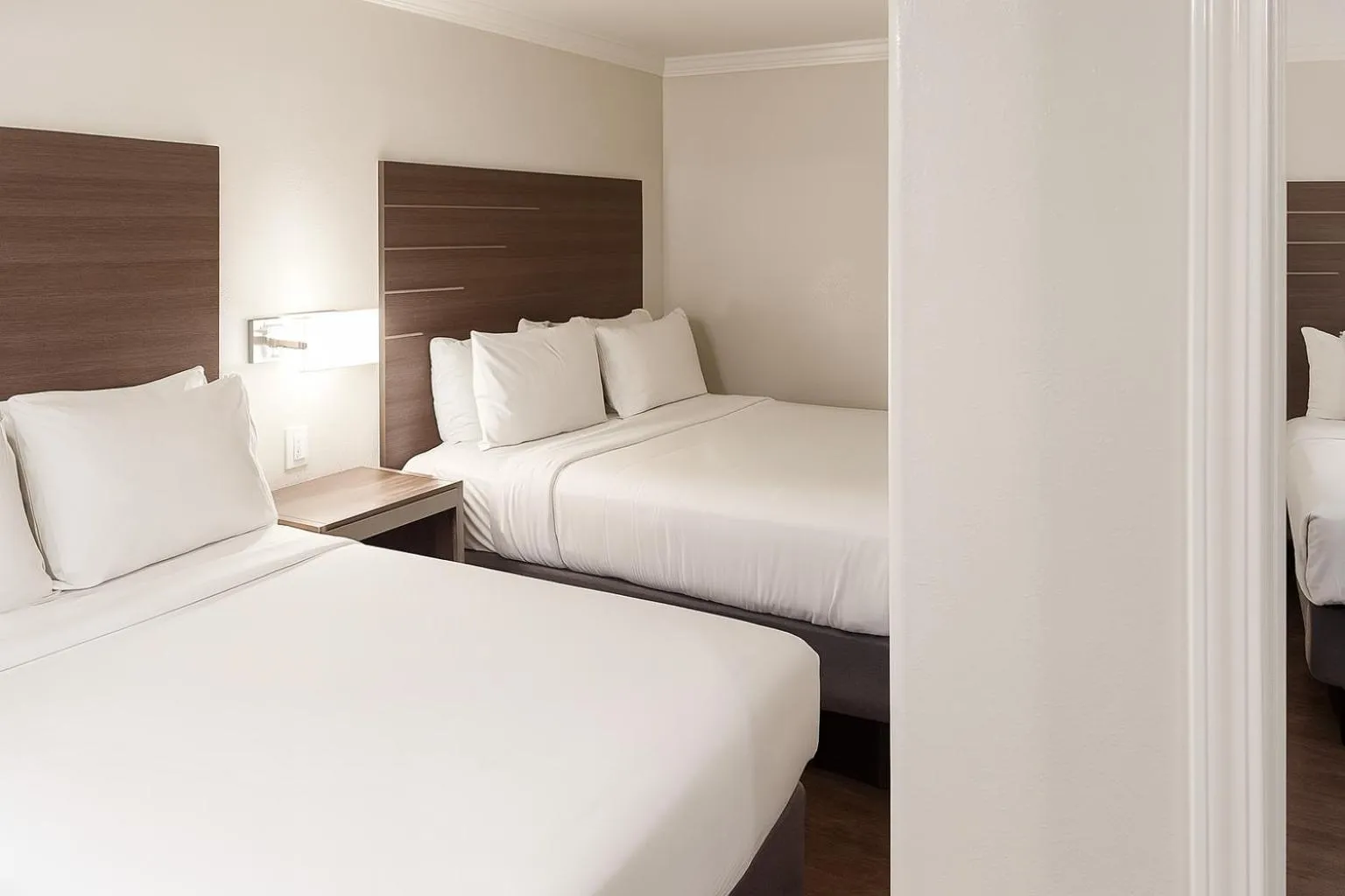 Bedroom, Bed in El Castell Motel