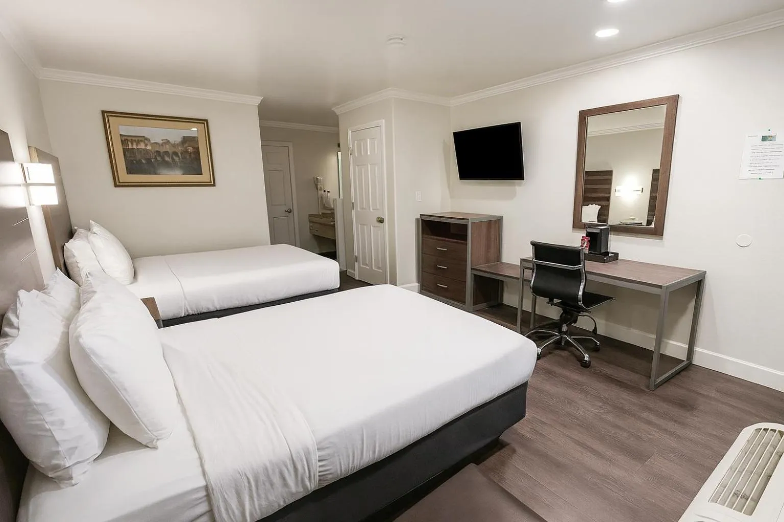 Bedroom, Bed in El Castell Motel