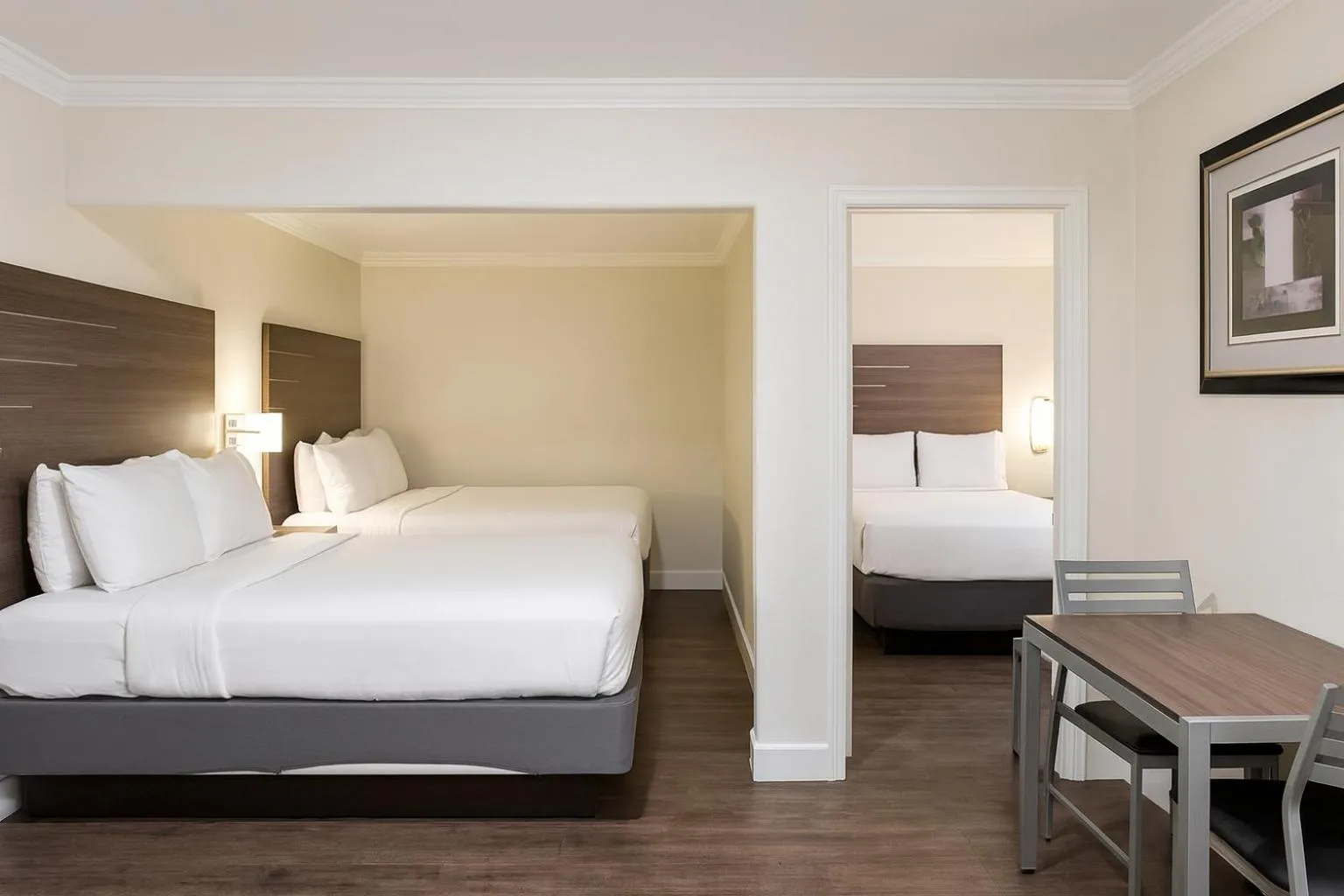 Bedroom, Bed in El Castell Motel