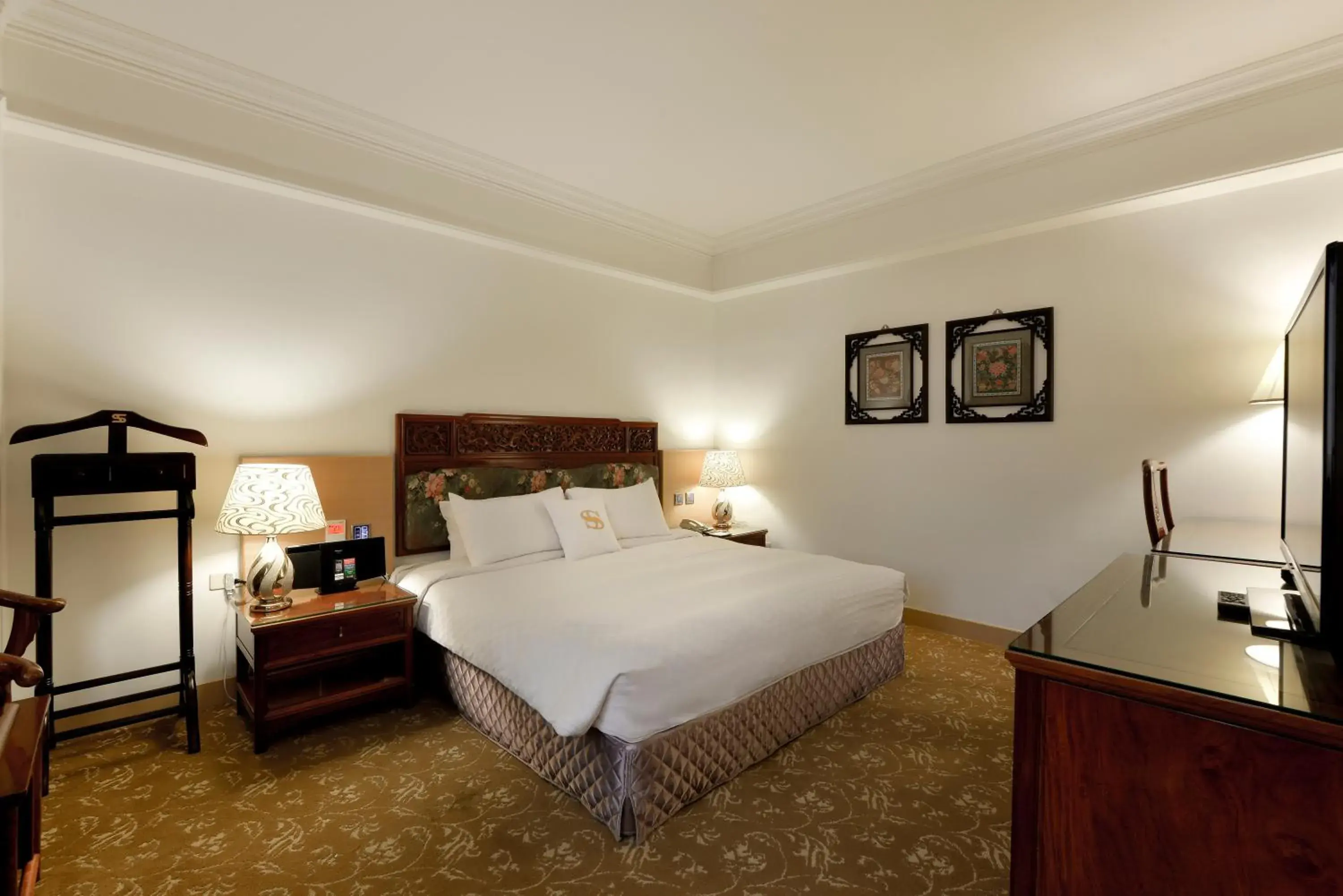 Deluxe Suite in Hotel Sunshine Deluxe Suite in Hotel Sunshine