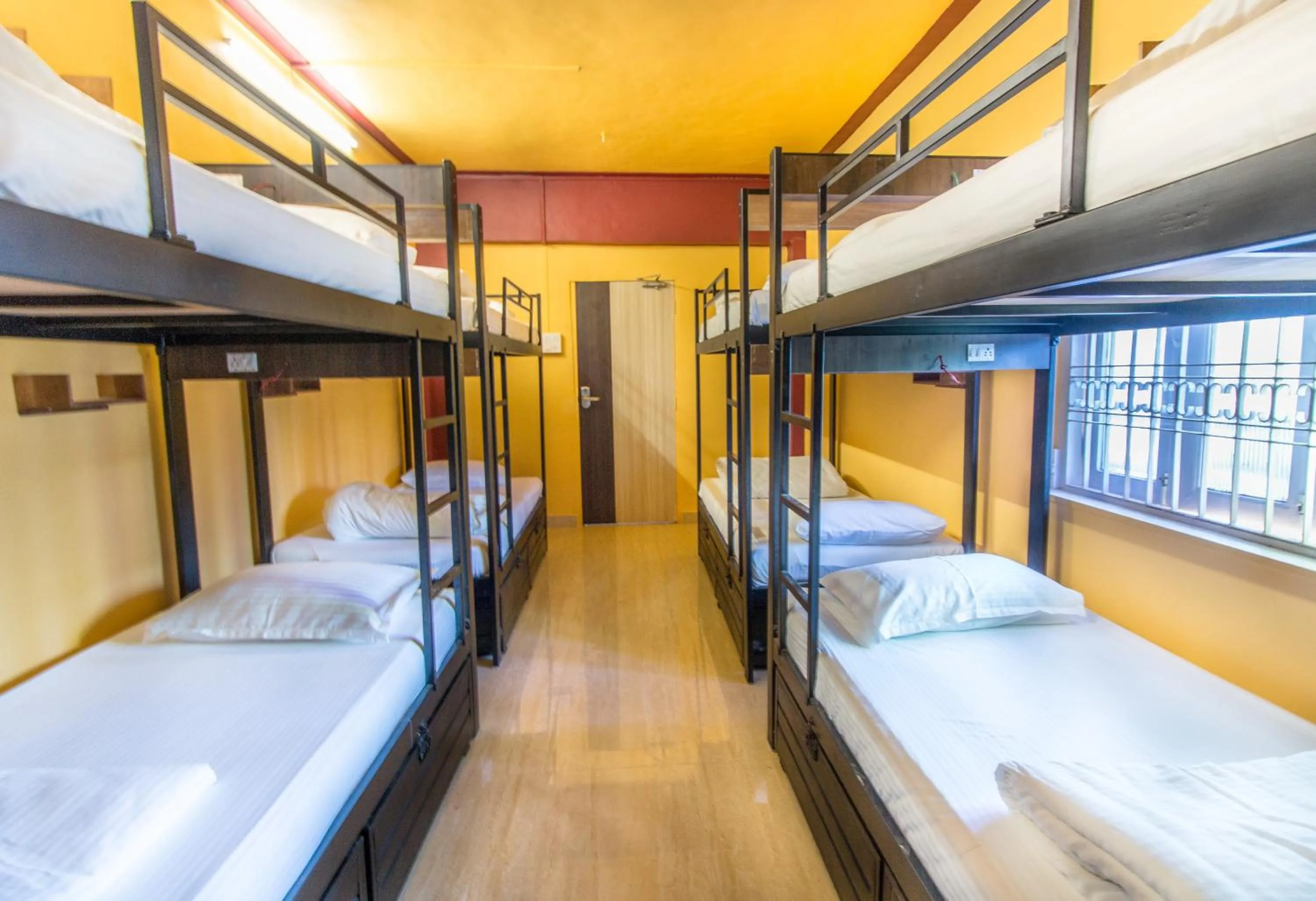 Photo of the whole room, Bed in Backpackers Villa Mumbai