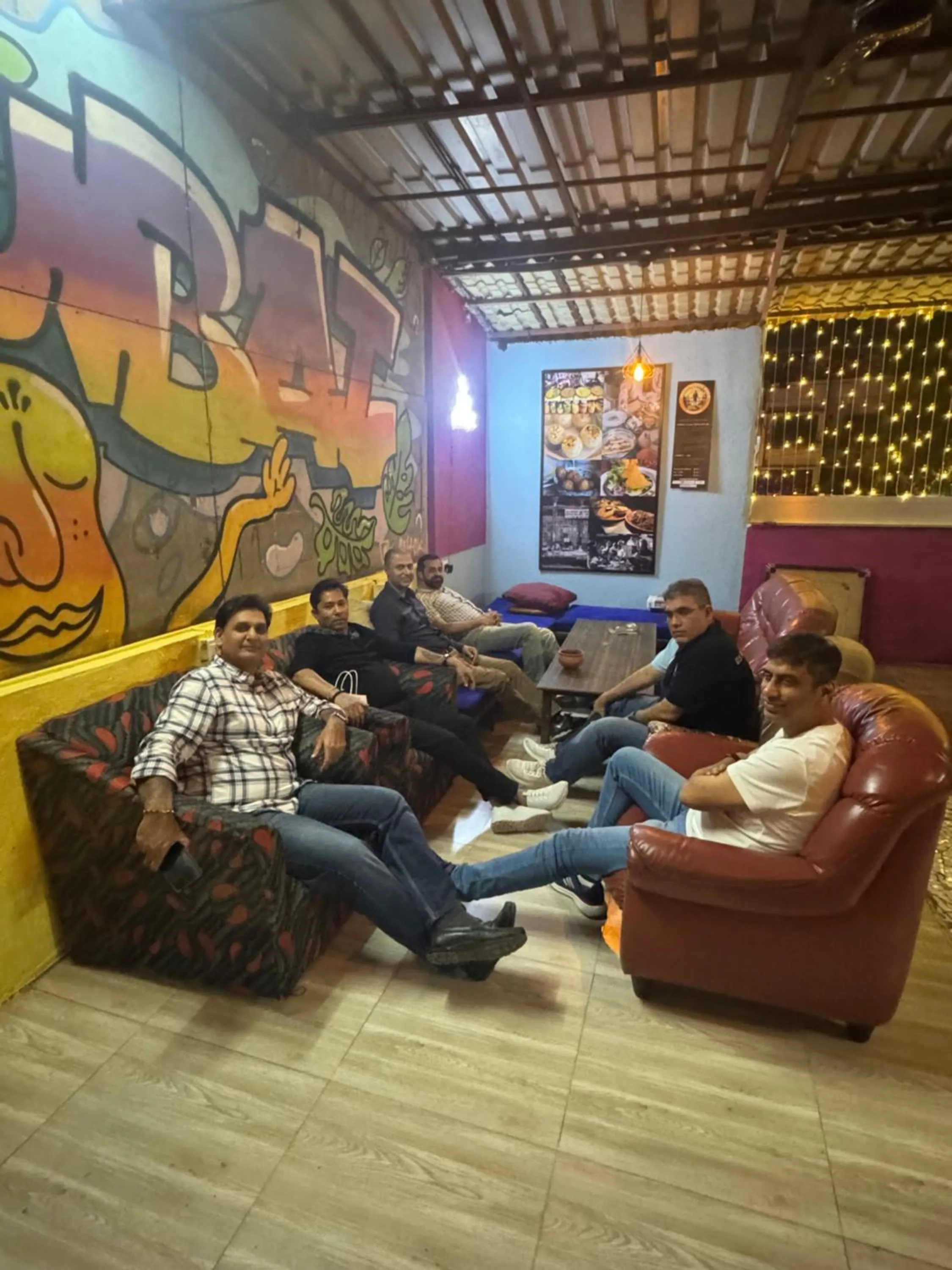 Breakfast in Backpackers Villa Mumbai