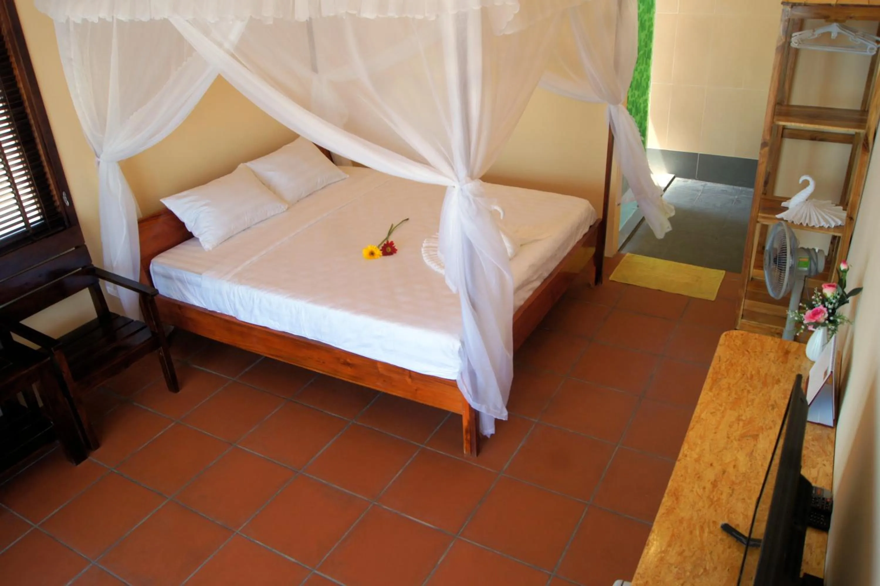 Bathroom, Bed in Gold Sand Beach Bungalow