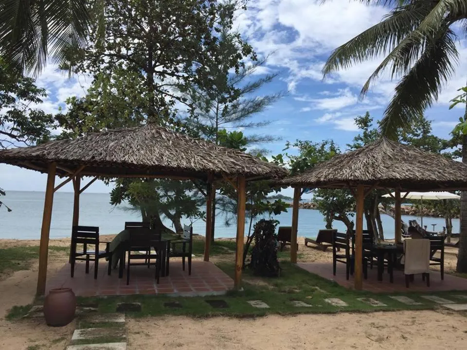 Gold Sand Beach Bungalow