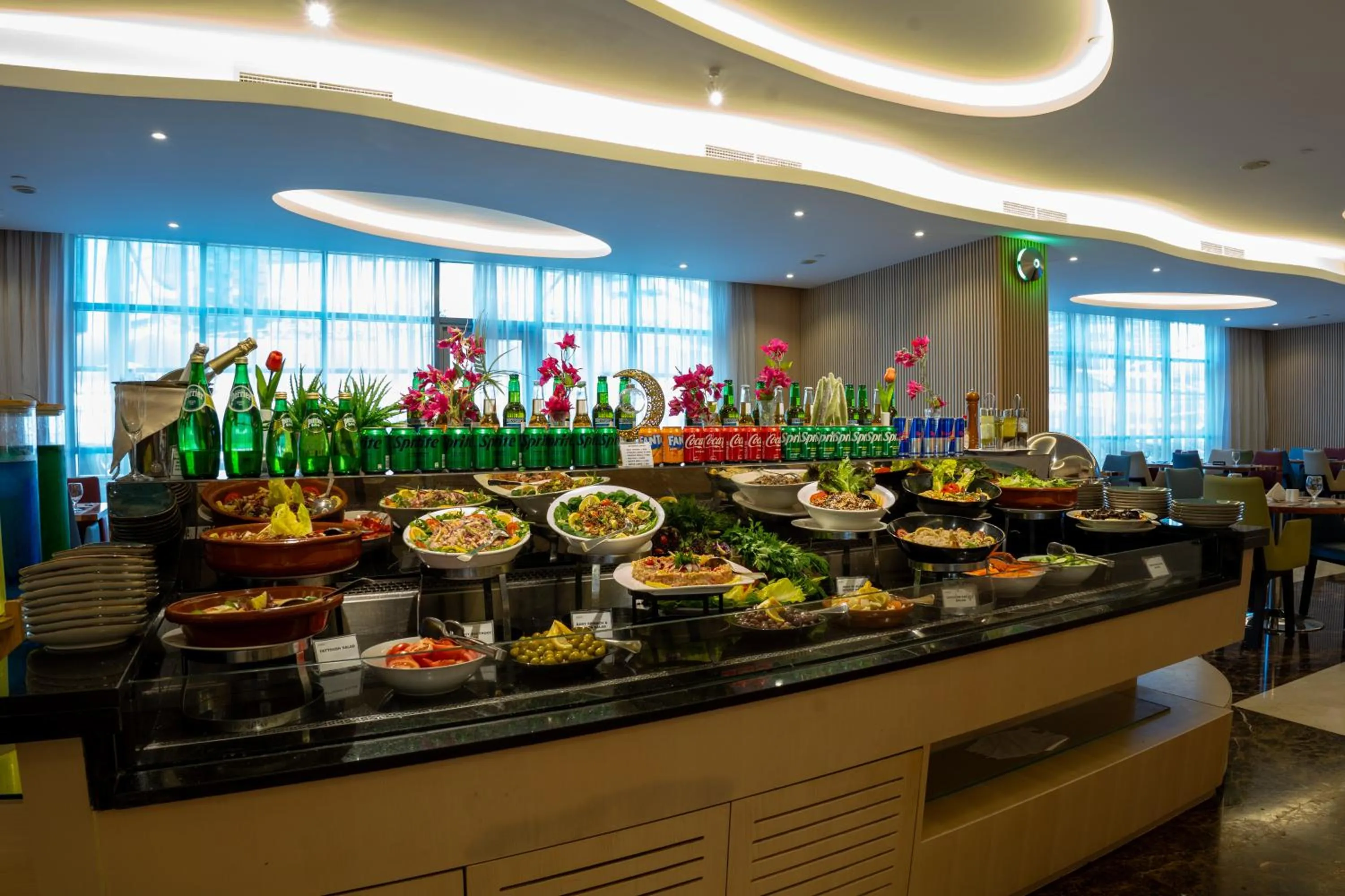 Restaurant/places to eat in Grand Bellevue Hotel Apartment Dubai