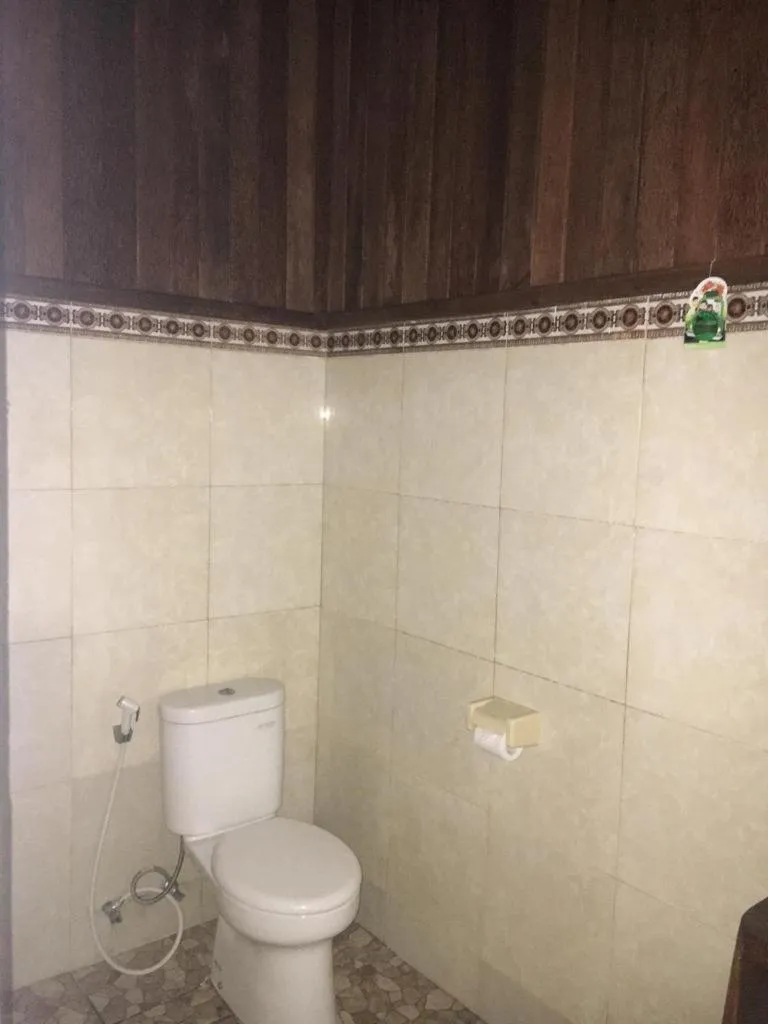 Toilet in Linda Beach Hotel