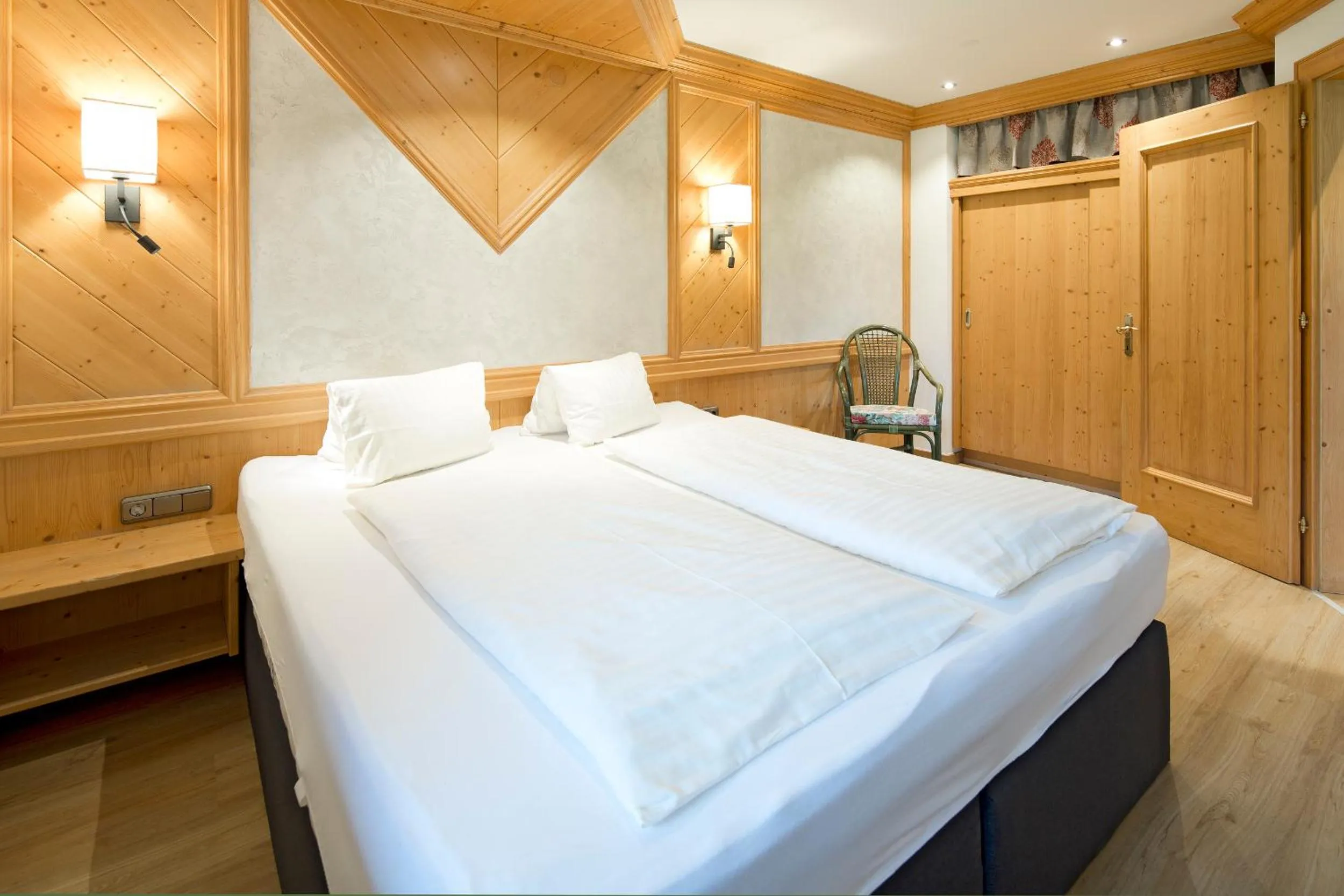 Bed in Hotel Gasthof Obermair