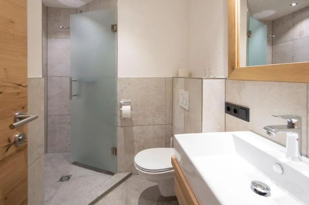 Bathroom in Hotel Gasthof Obermair