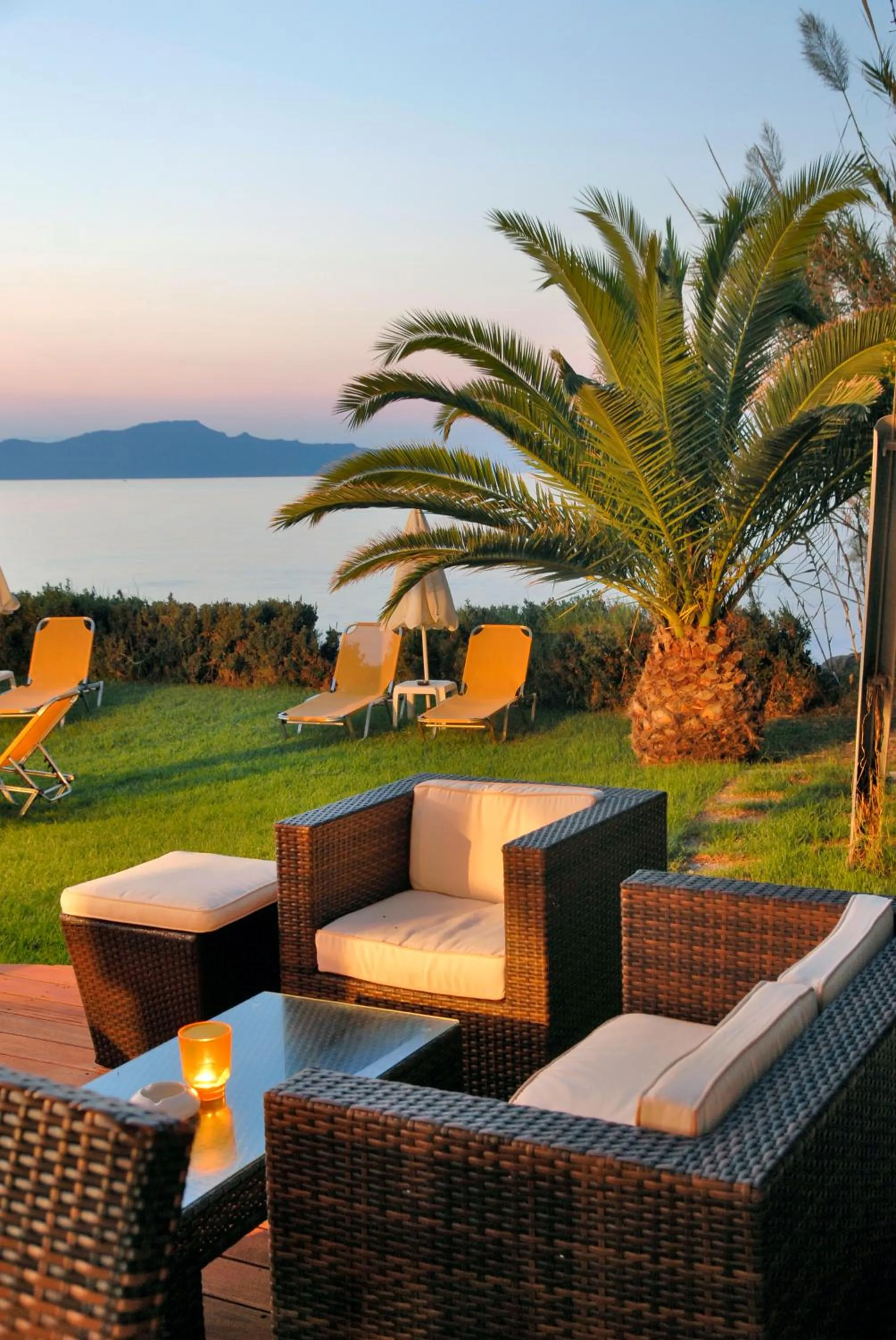 Lounge or bar in Corinna Mare