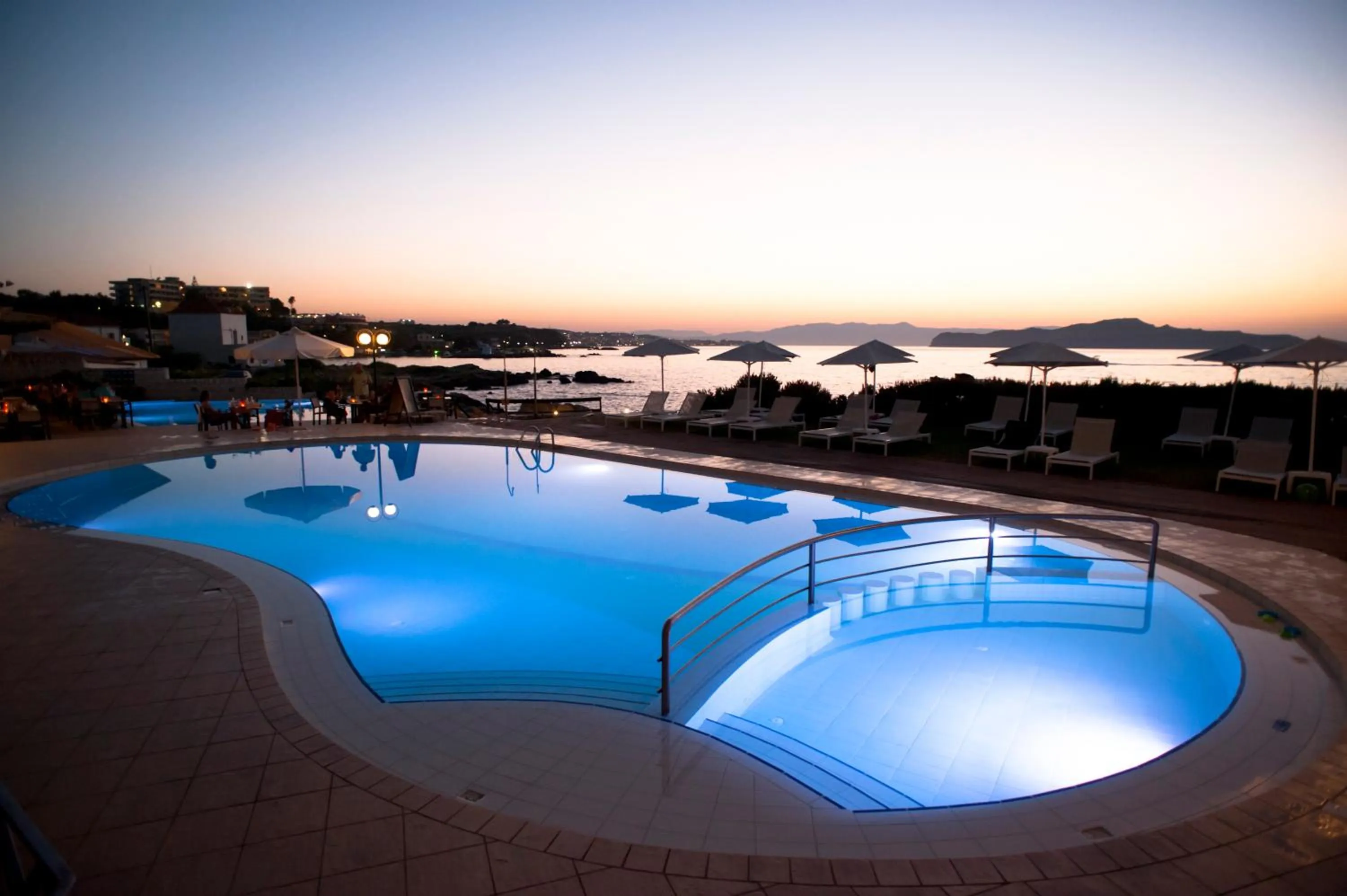 Swimming pool in Corinna Mare