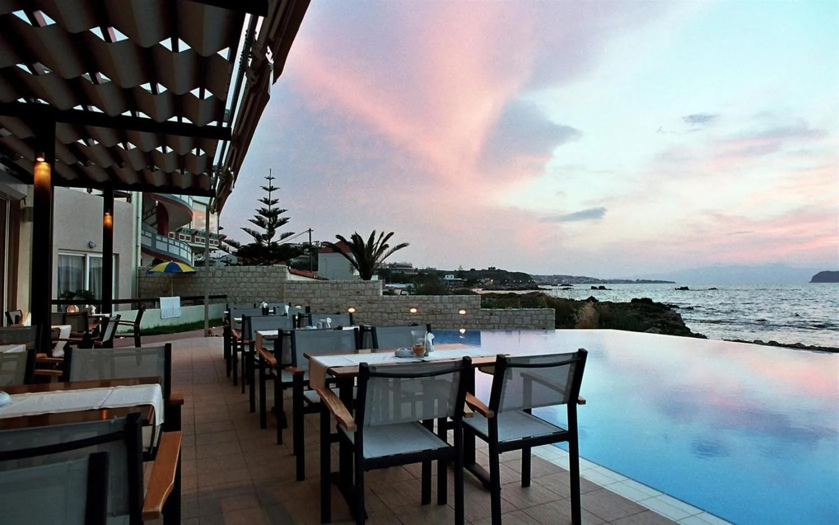 Restaurant/places to eat in Corinna Mare