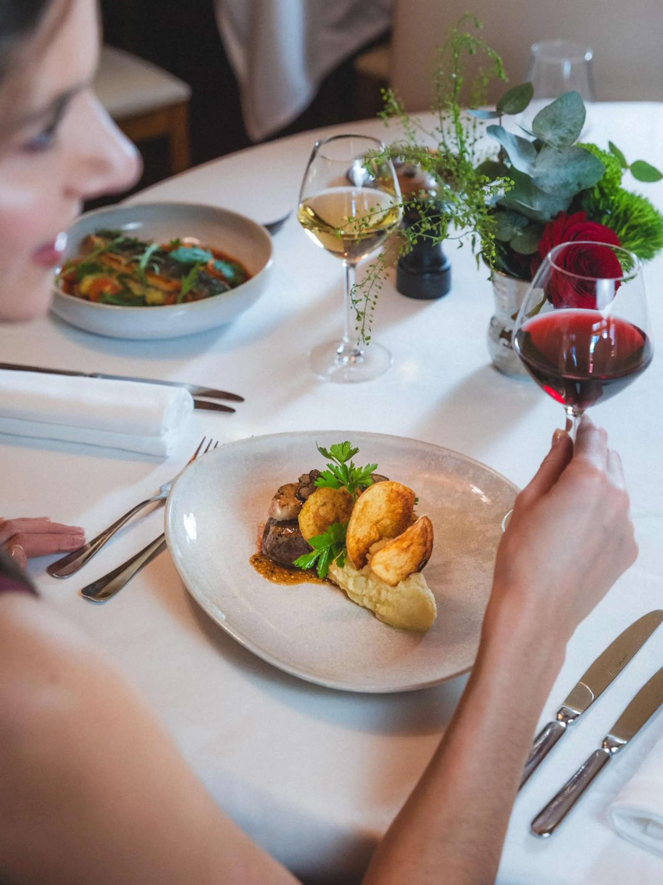 Restaurant/places to eat in Hotel Mont Vallon