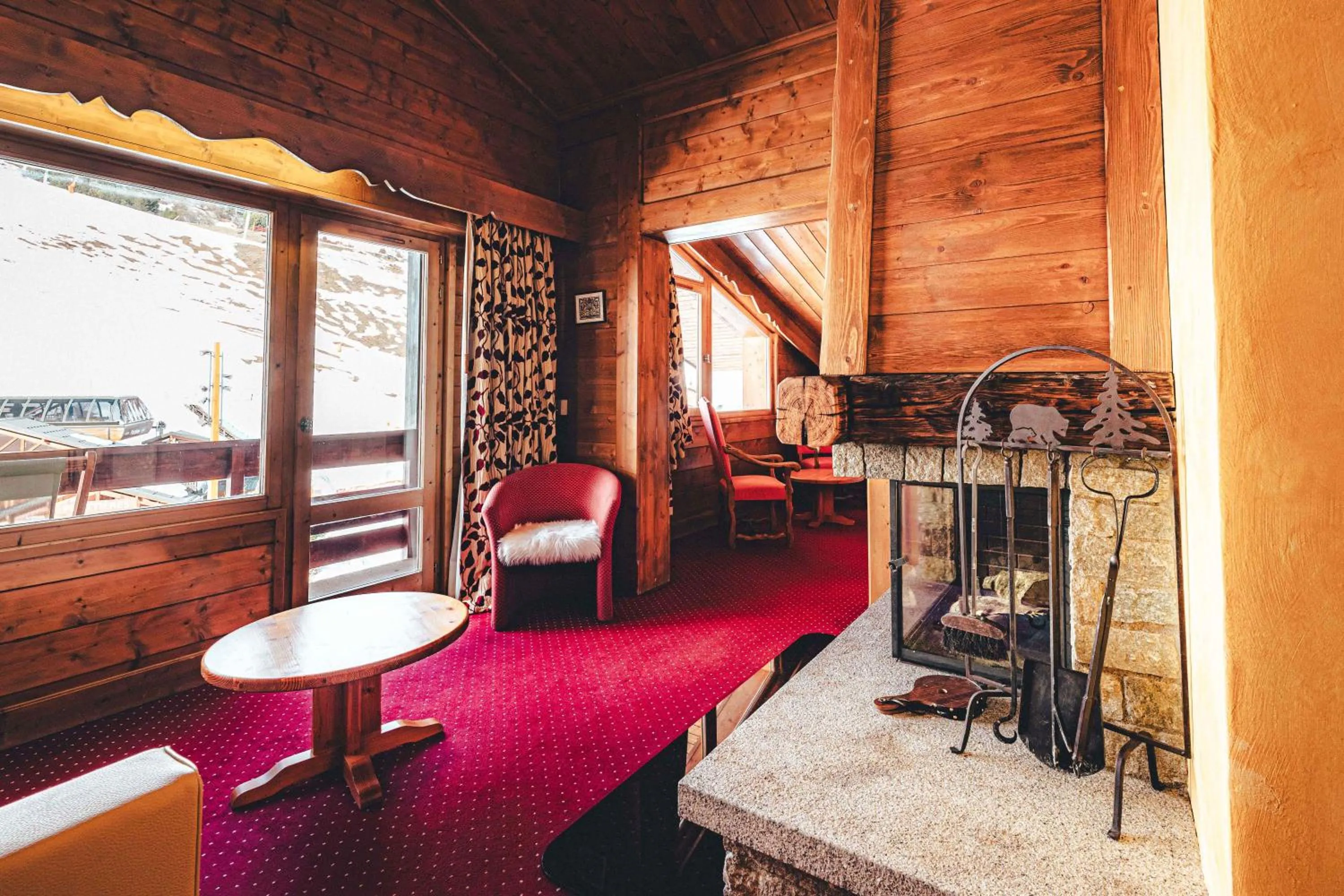 Communal lounge/ TV room in Hotel Mont Vallon