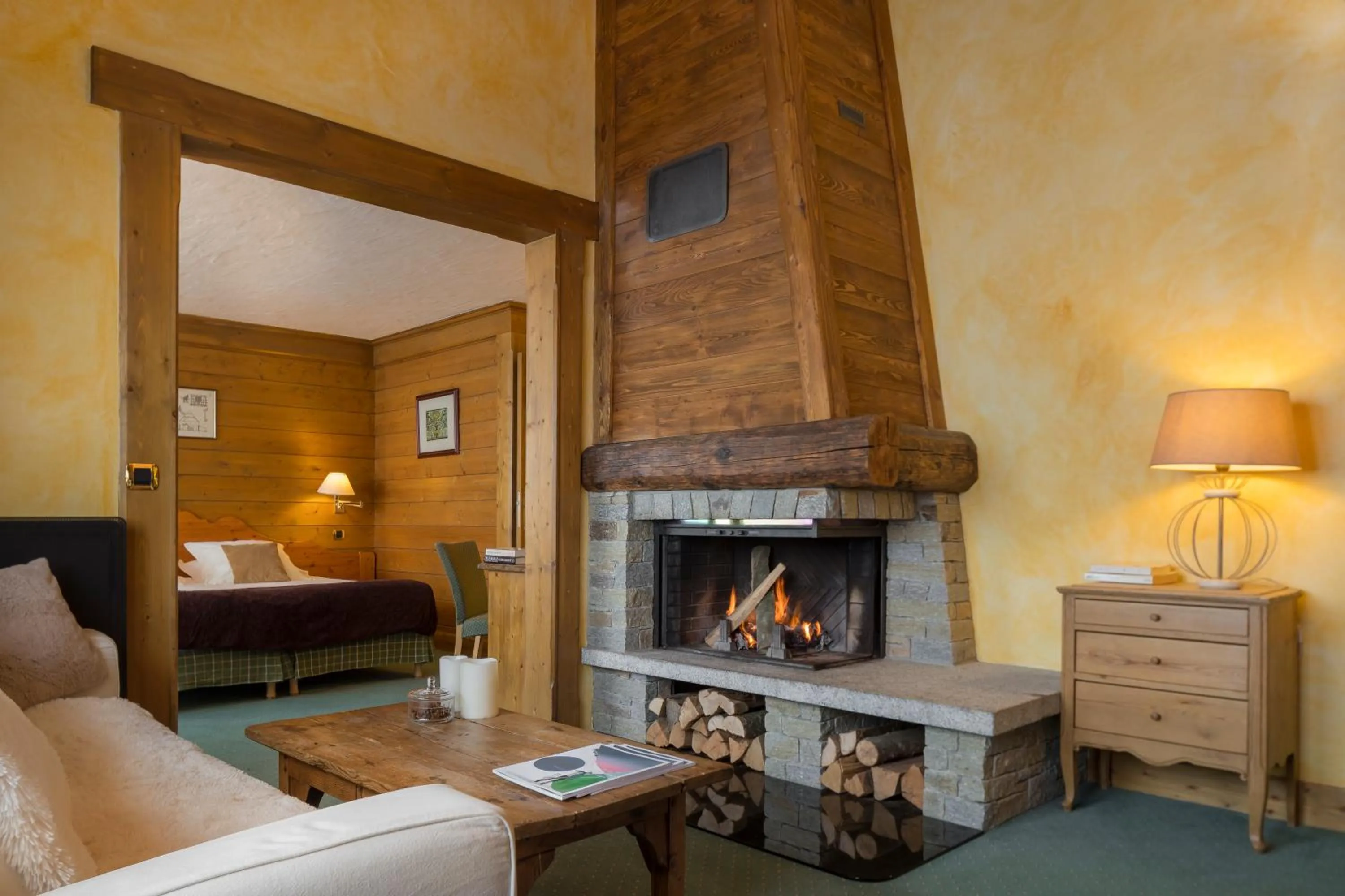 Suite with Fireplace in Hotel Mont Vallon