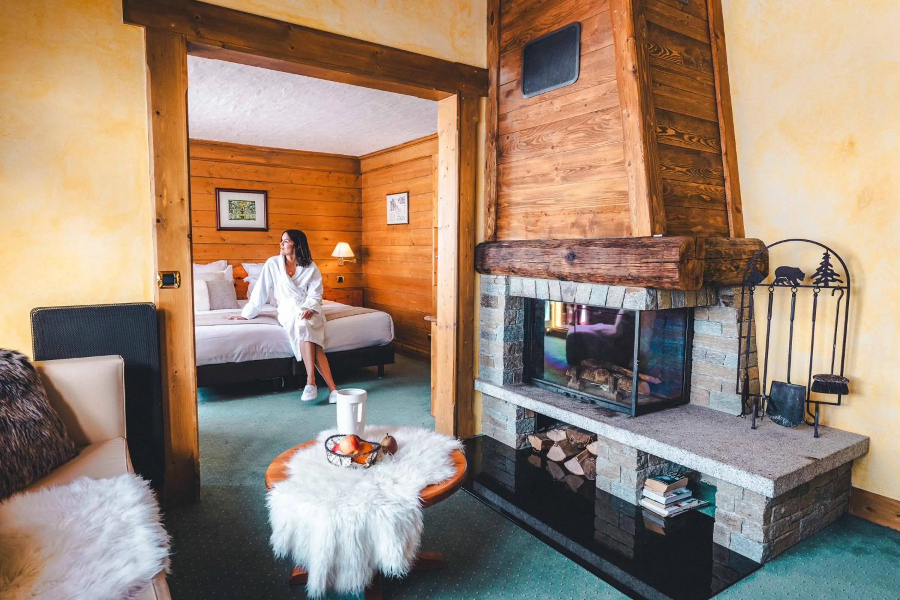 Living room, Bed in Hotel Mont Vallon