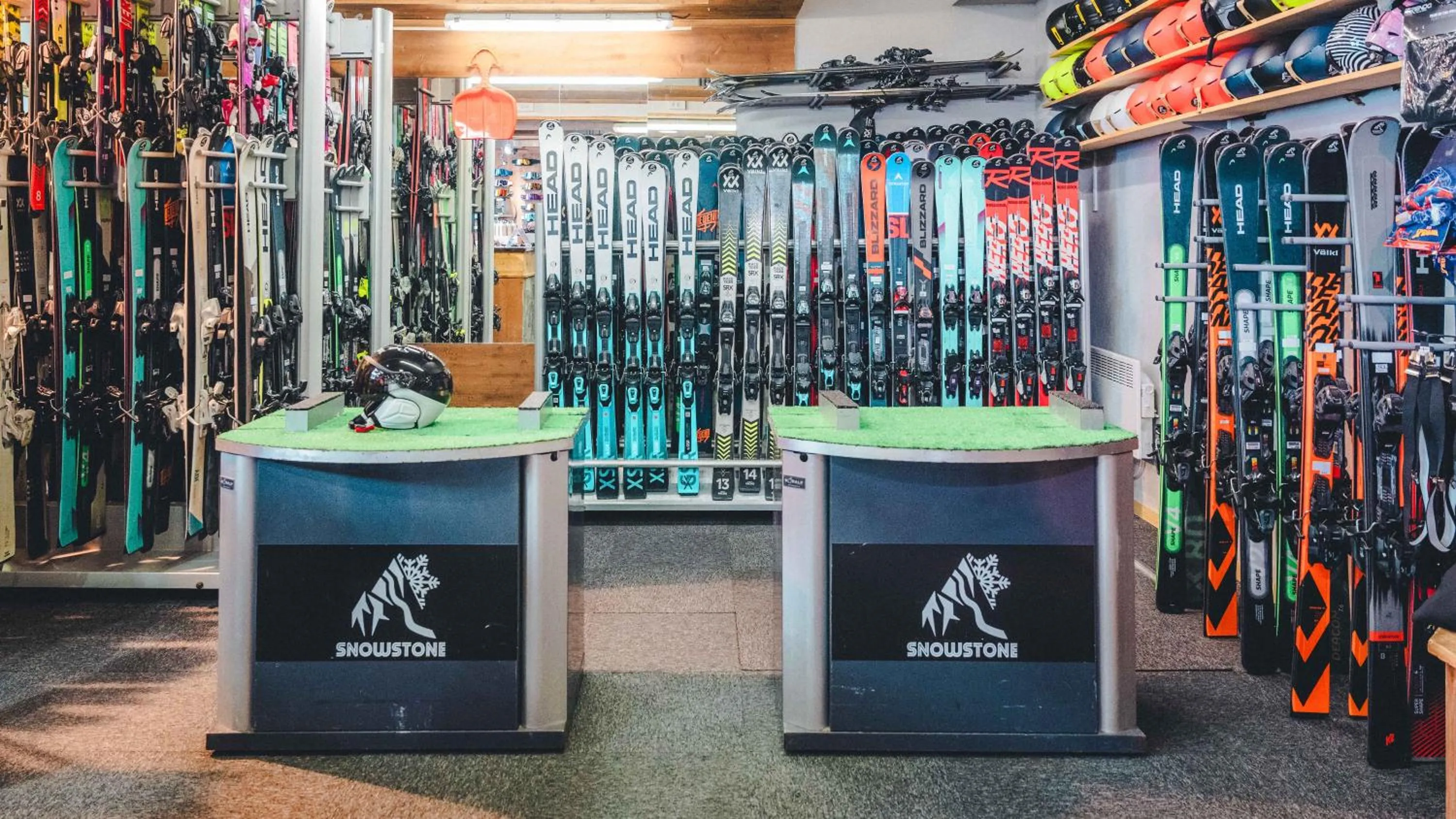 Skiing in Hotel Mont Vallon