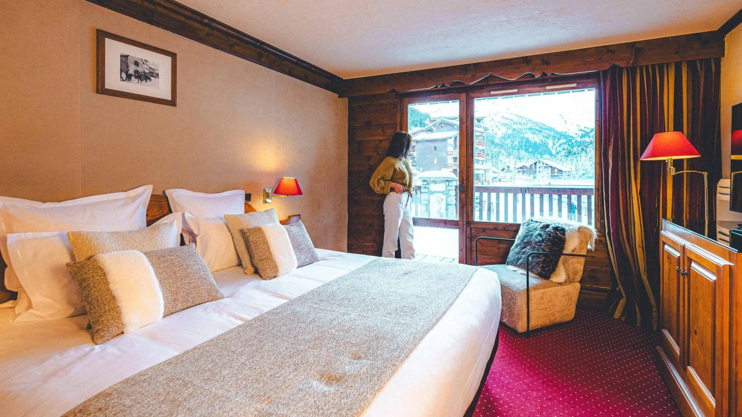 Balcony/Terrace, Bed in Hotel Mont Vallon