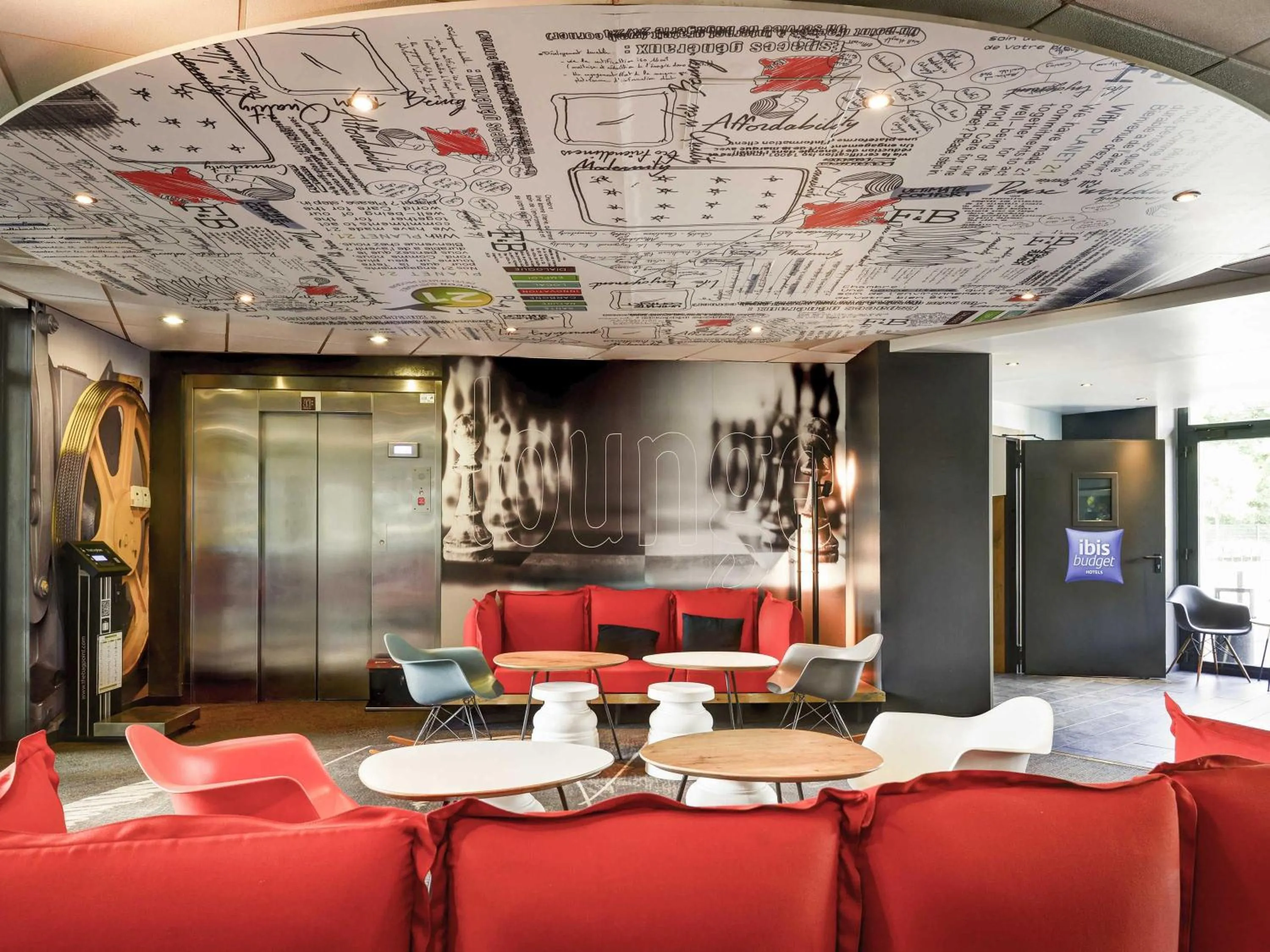 Property building in Ibis Orly Chevilly Tram 7