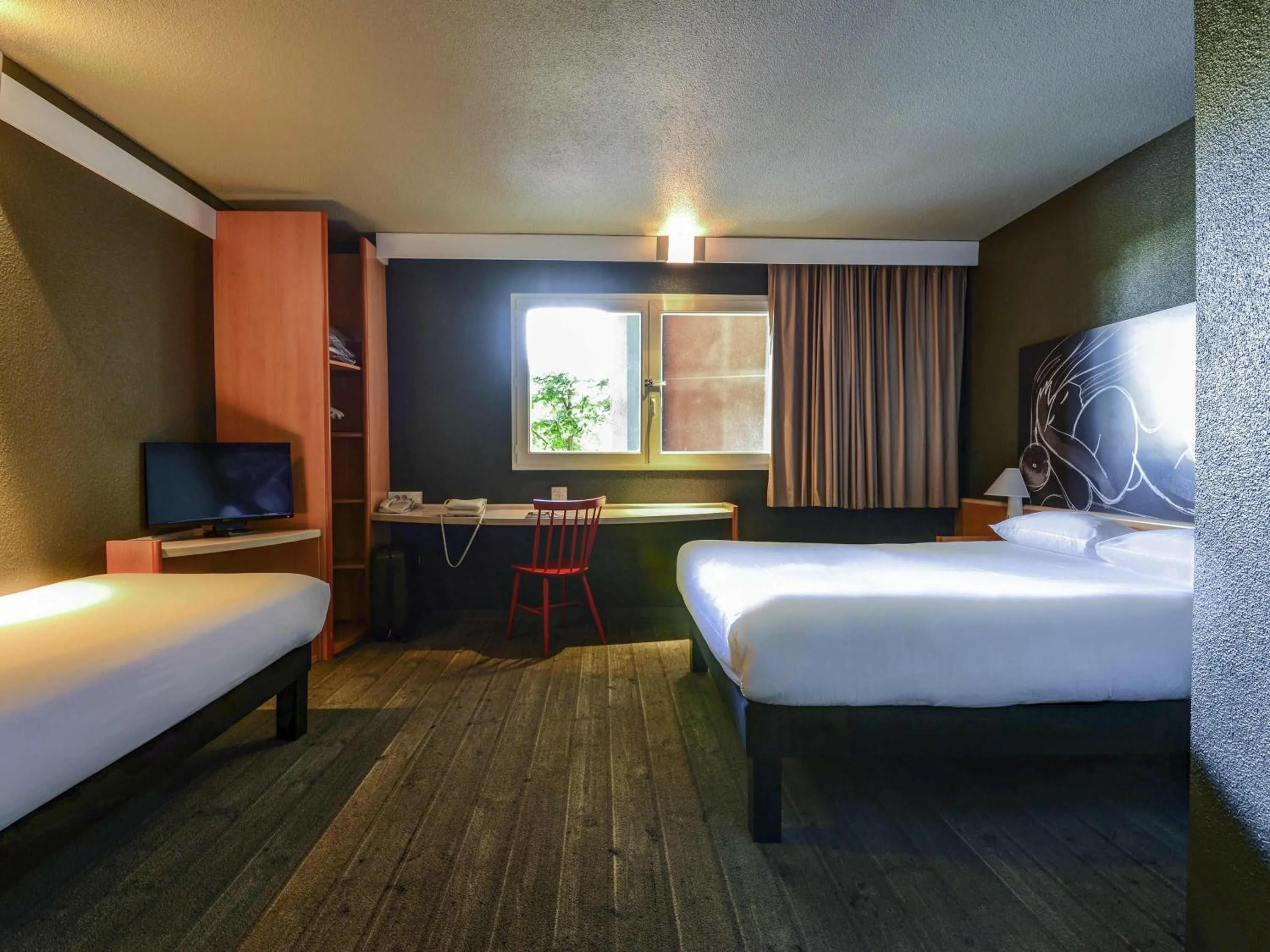 Bedroom, Bed in Ibis Orly Chevilly Tram 7