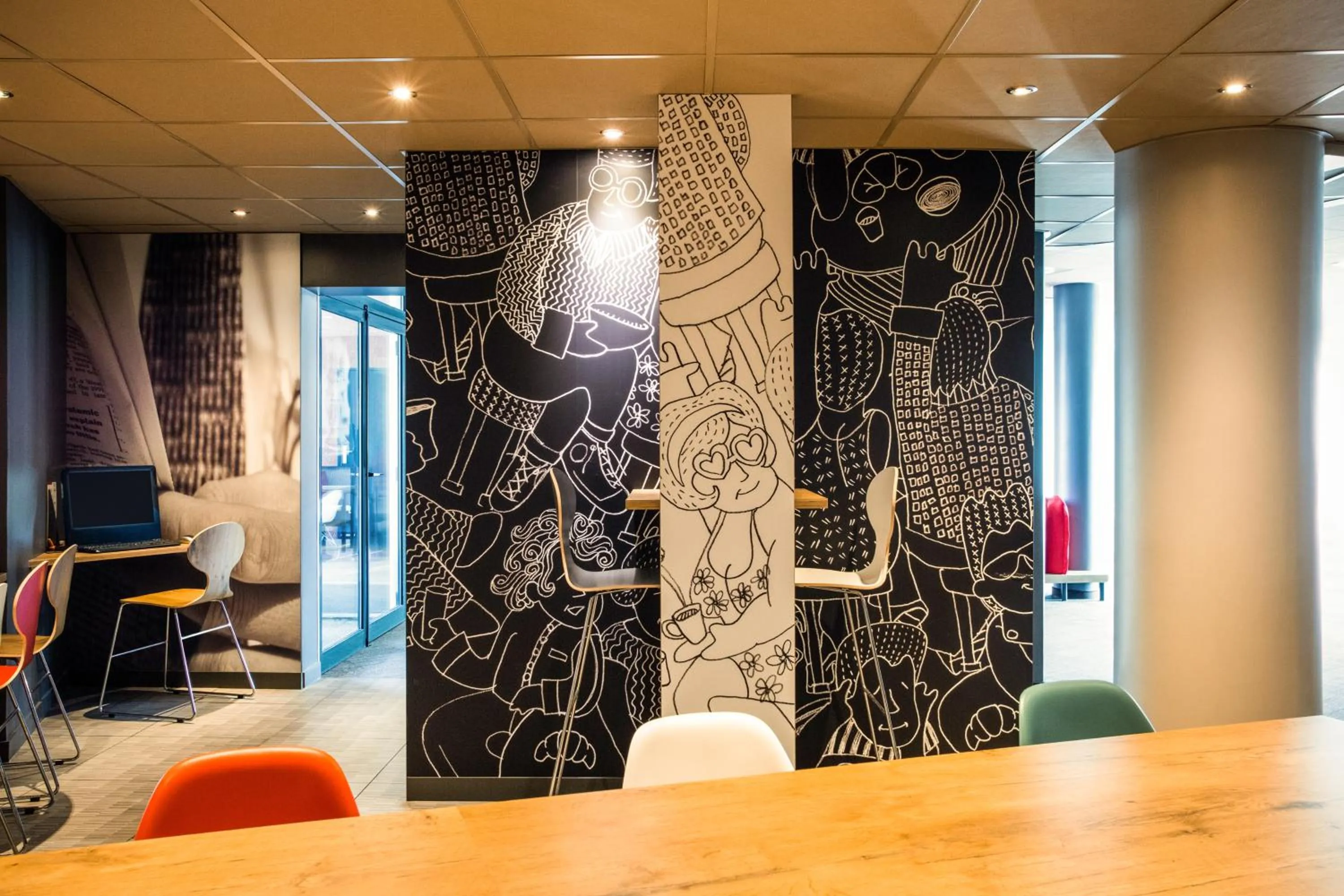 Lounge or bar in Ibis Orly Chevilly Tram 7