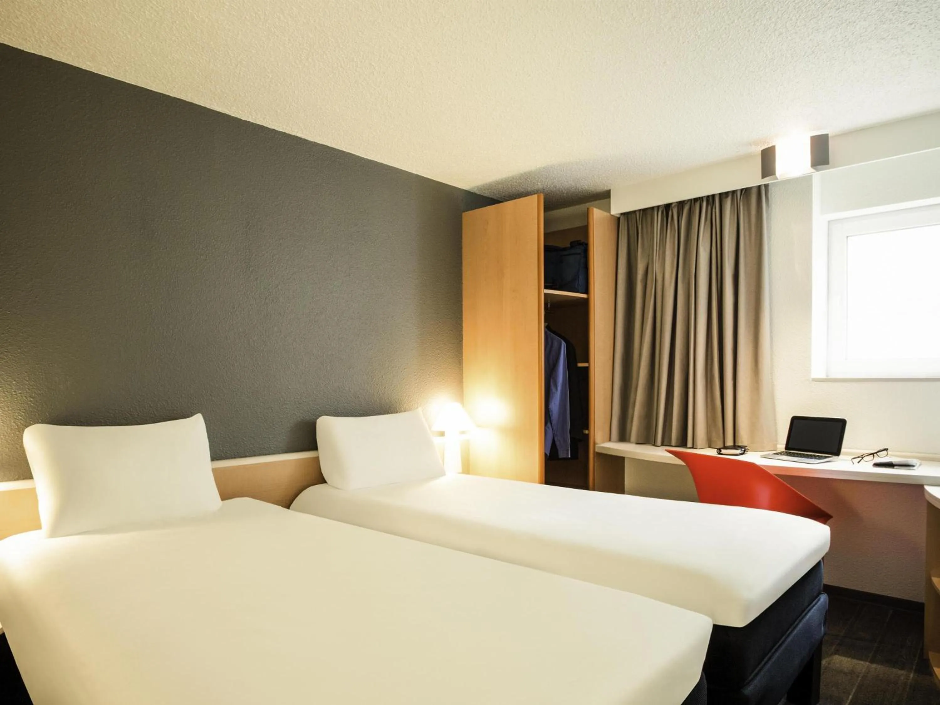 Bedroom, Bed in Ibis Orly Chevilly Tram 7