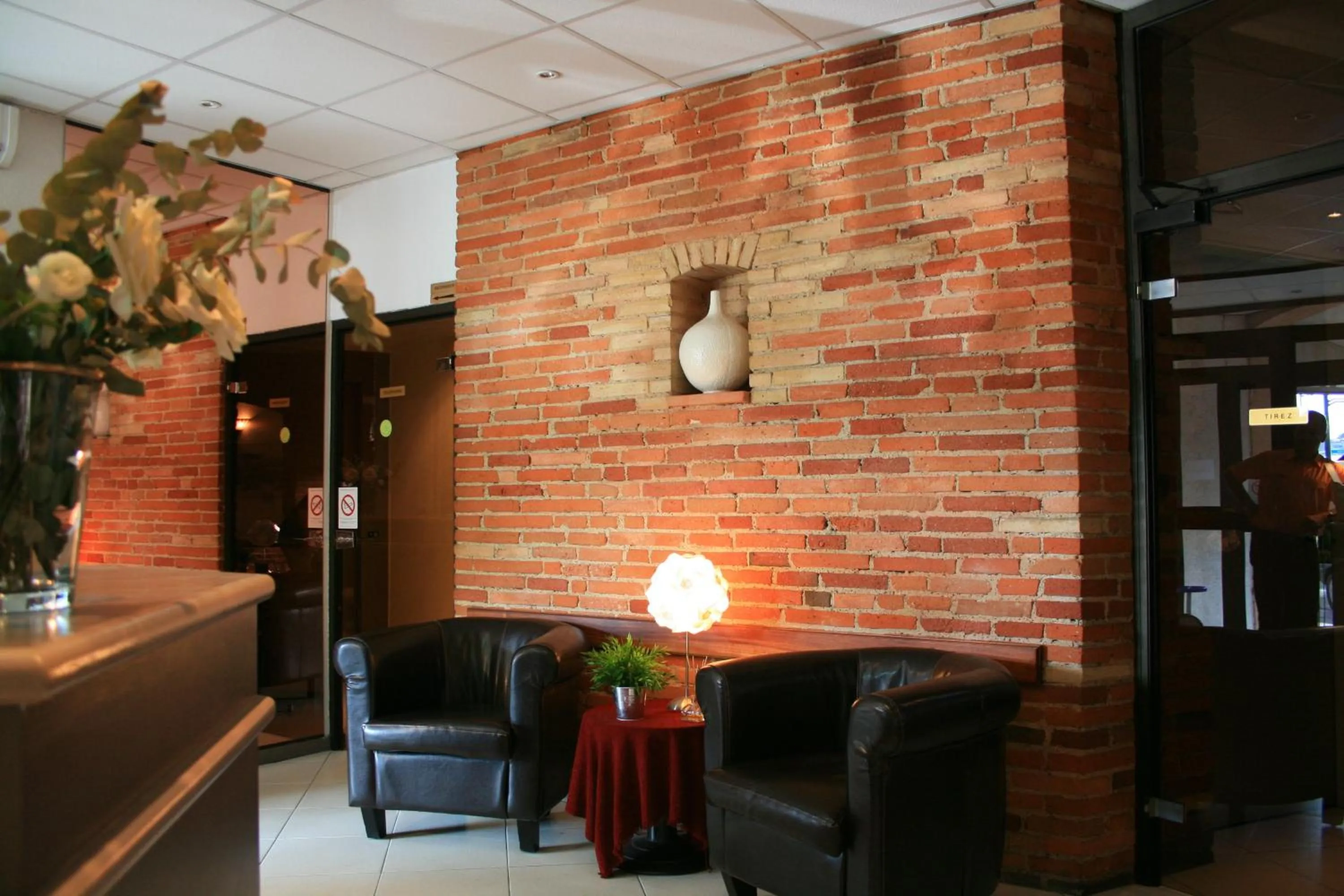 Lobby or reception in Hotel de Bordeaux