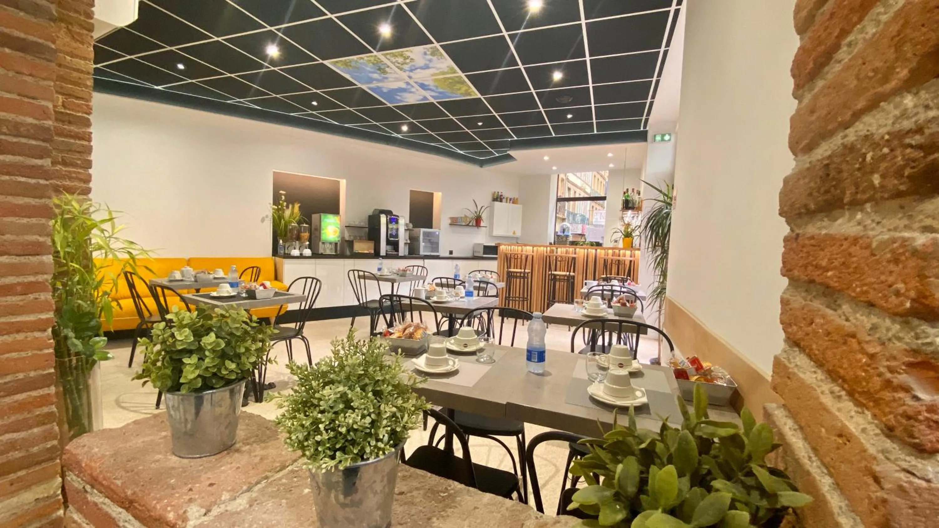 Breakfast in Hotel de Bordeaux