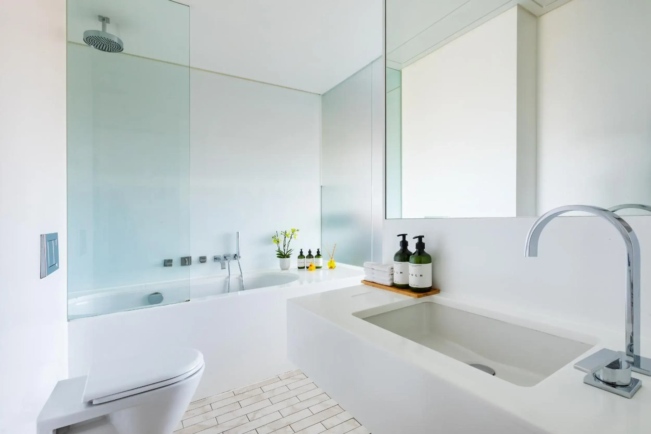 Deluxe Junior Suite in Town Hall Hotel - Shoreditch Deluxe Junior Suite in Town Hall Hotel - Shoreditch