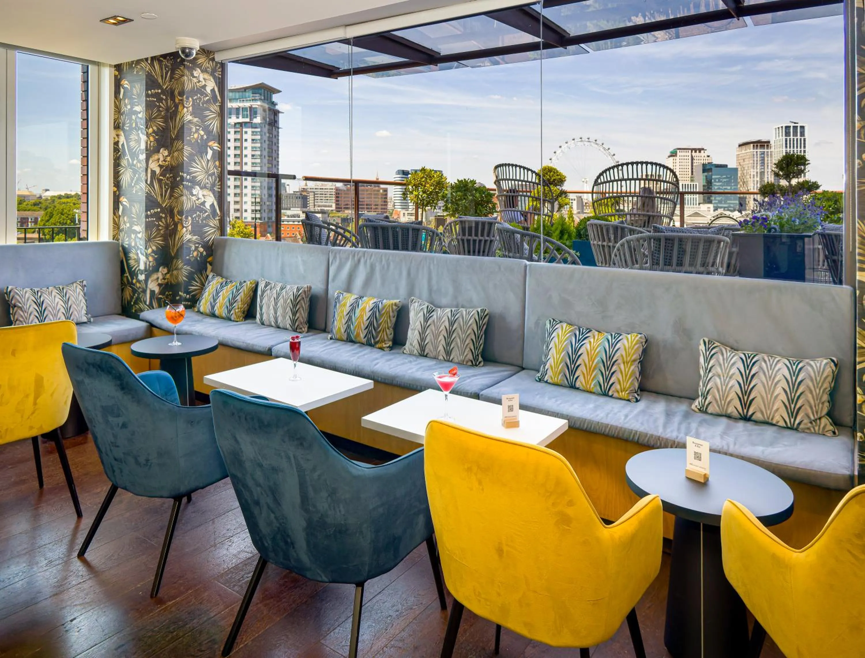 Restaurant/places to eat in H10 London Waterloo