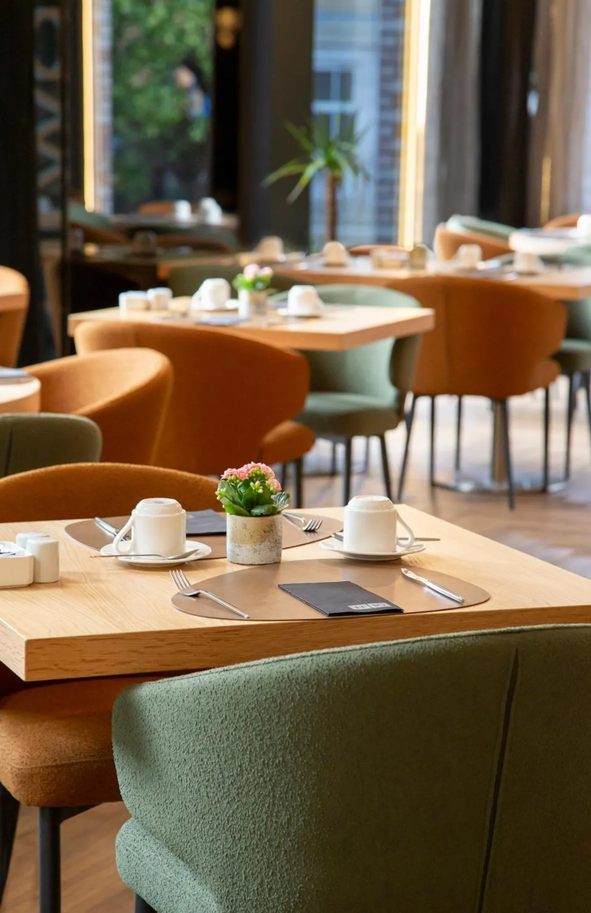 Restaurant/places to eat in H10 London Waterloo