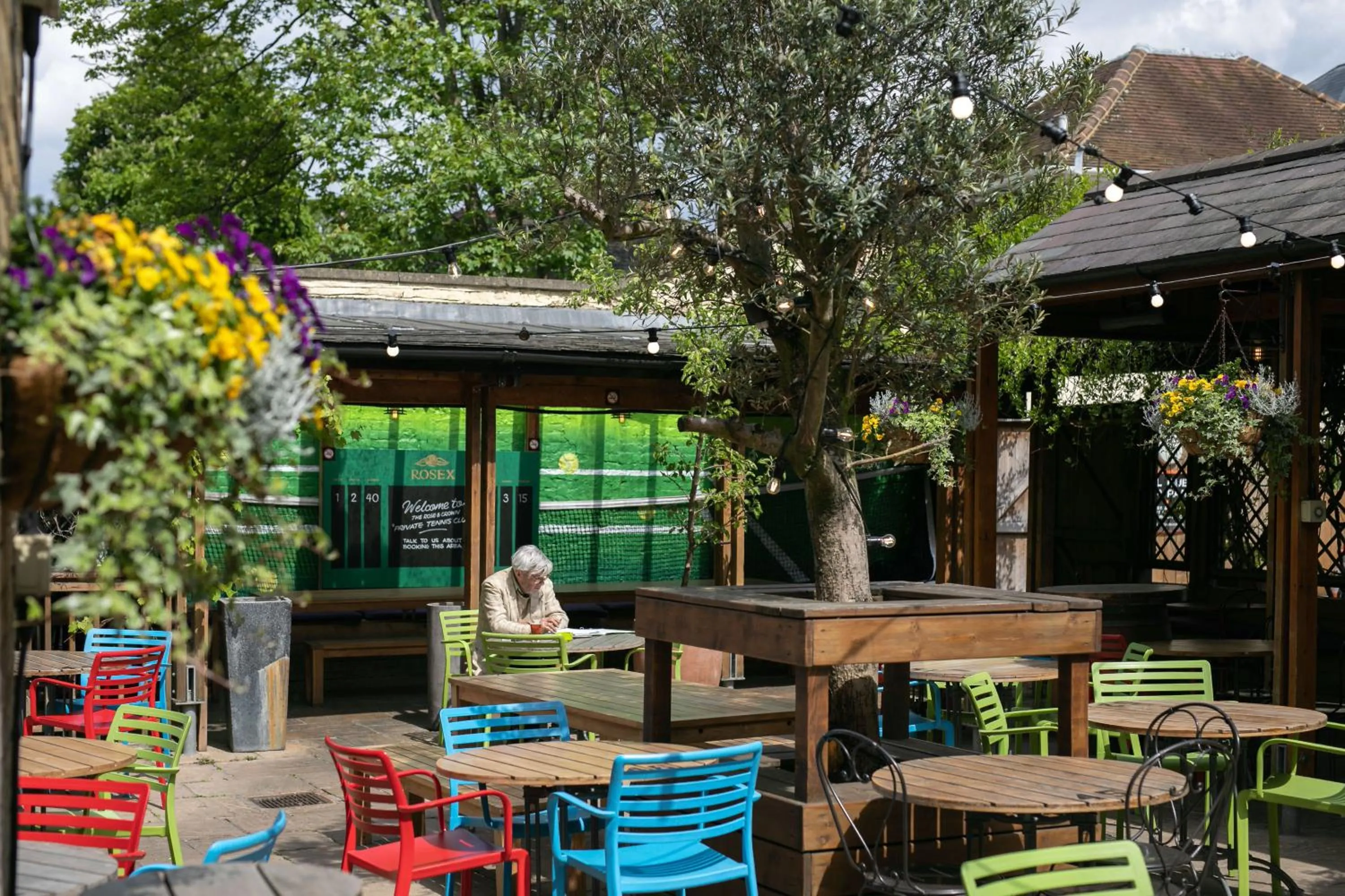 Patio in Rose And Crown Hotel