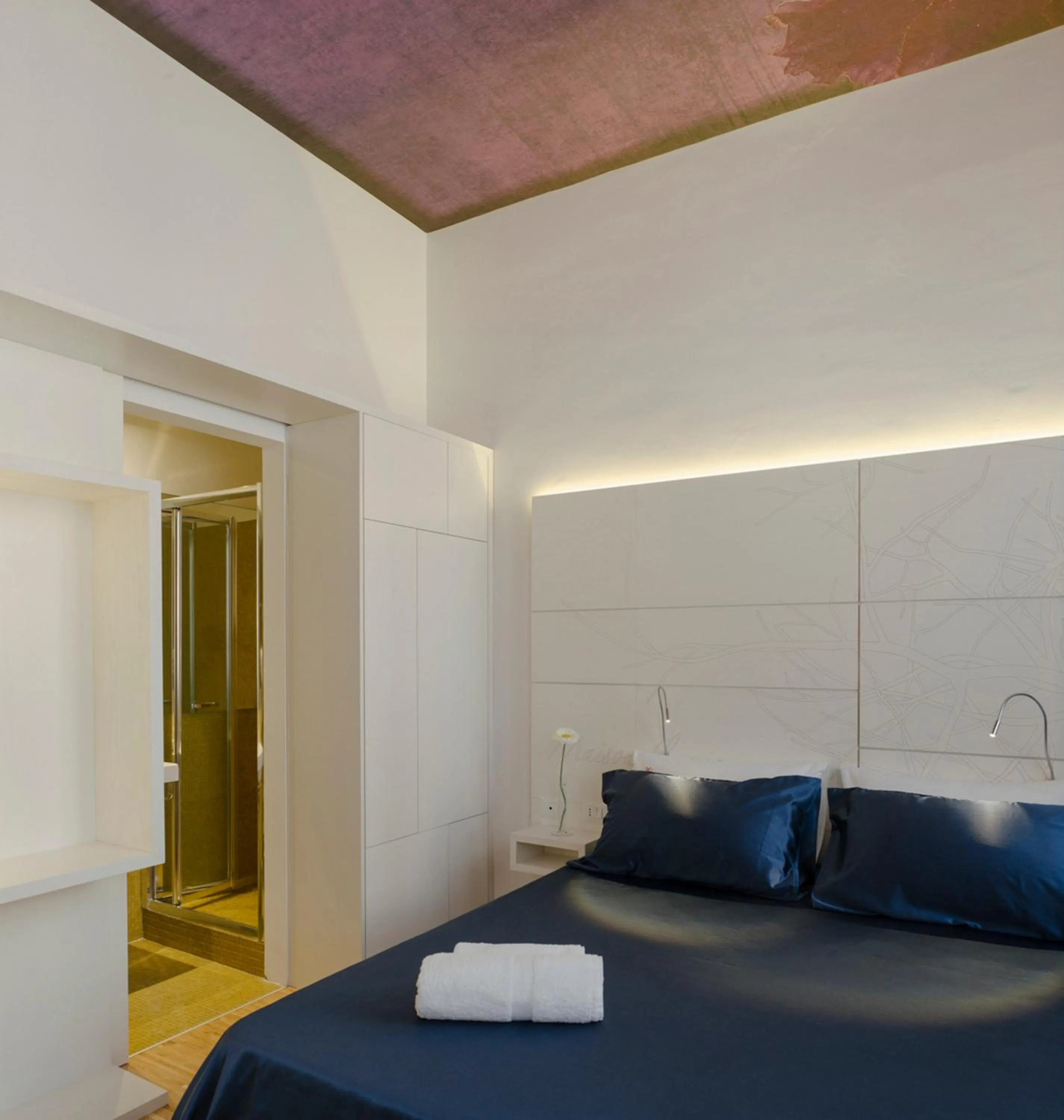 Photo of the whole room, Bed in Maison Fleurie