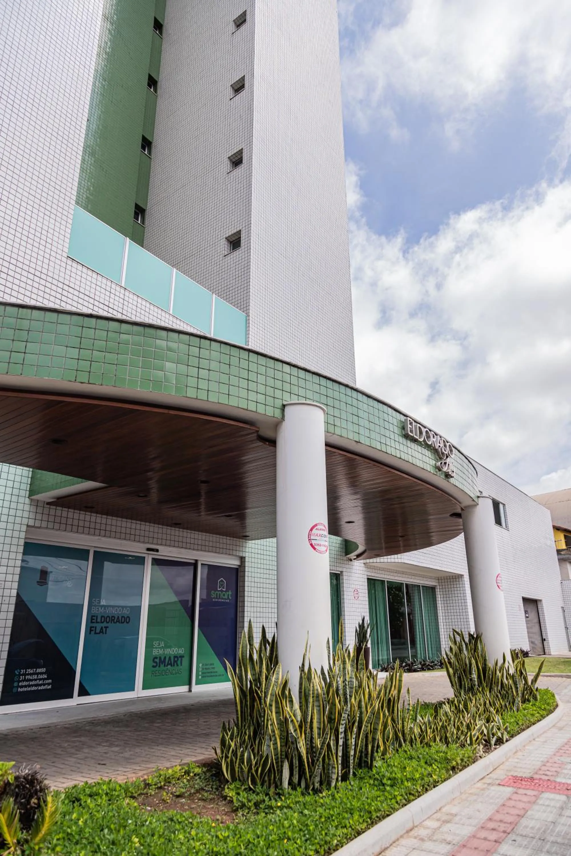 Property building in Hotel Eldorado Flat