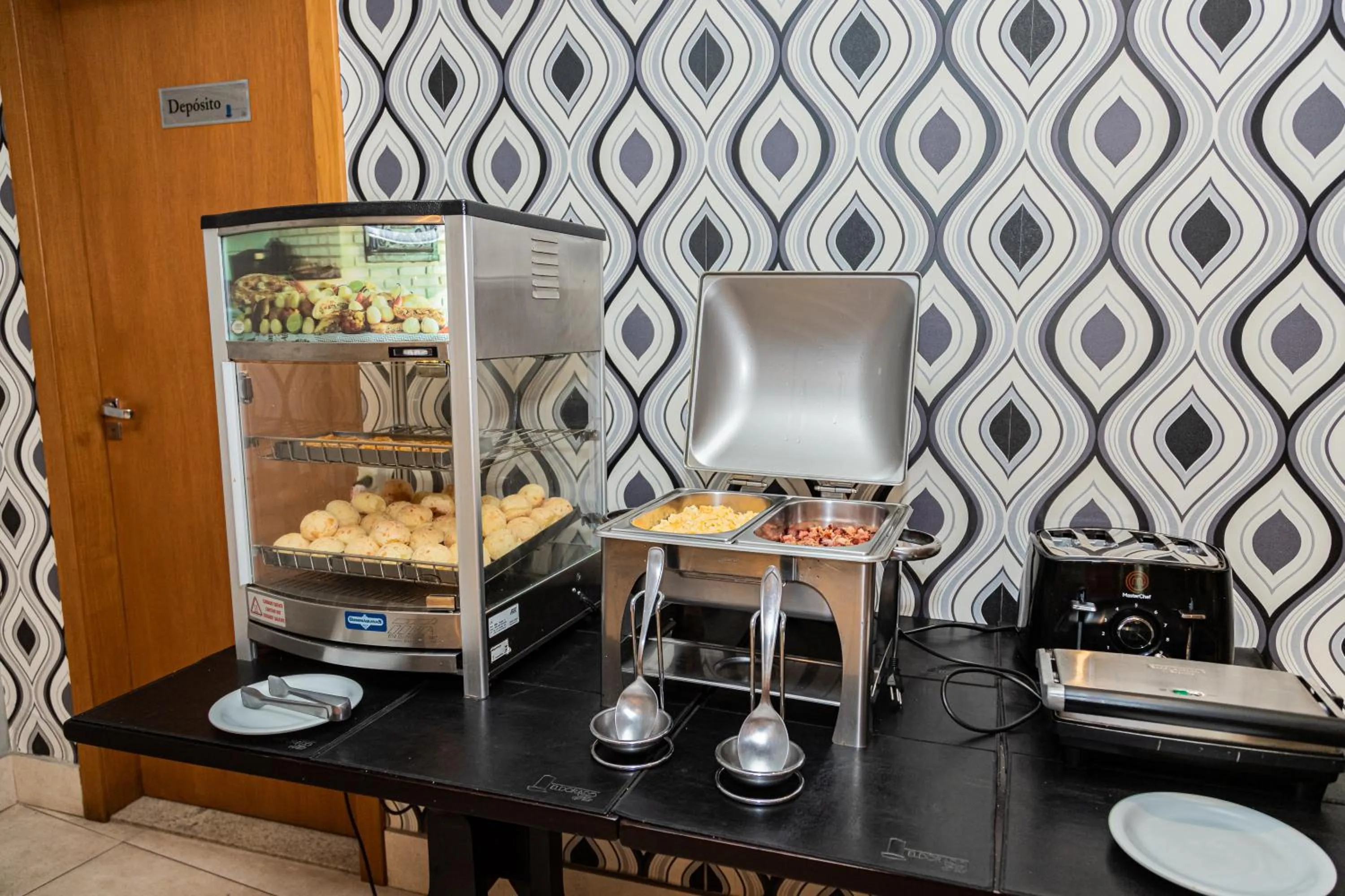 Food in Hotel Eldorado Flat