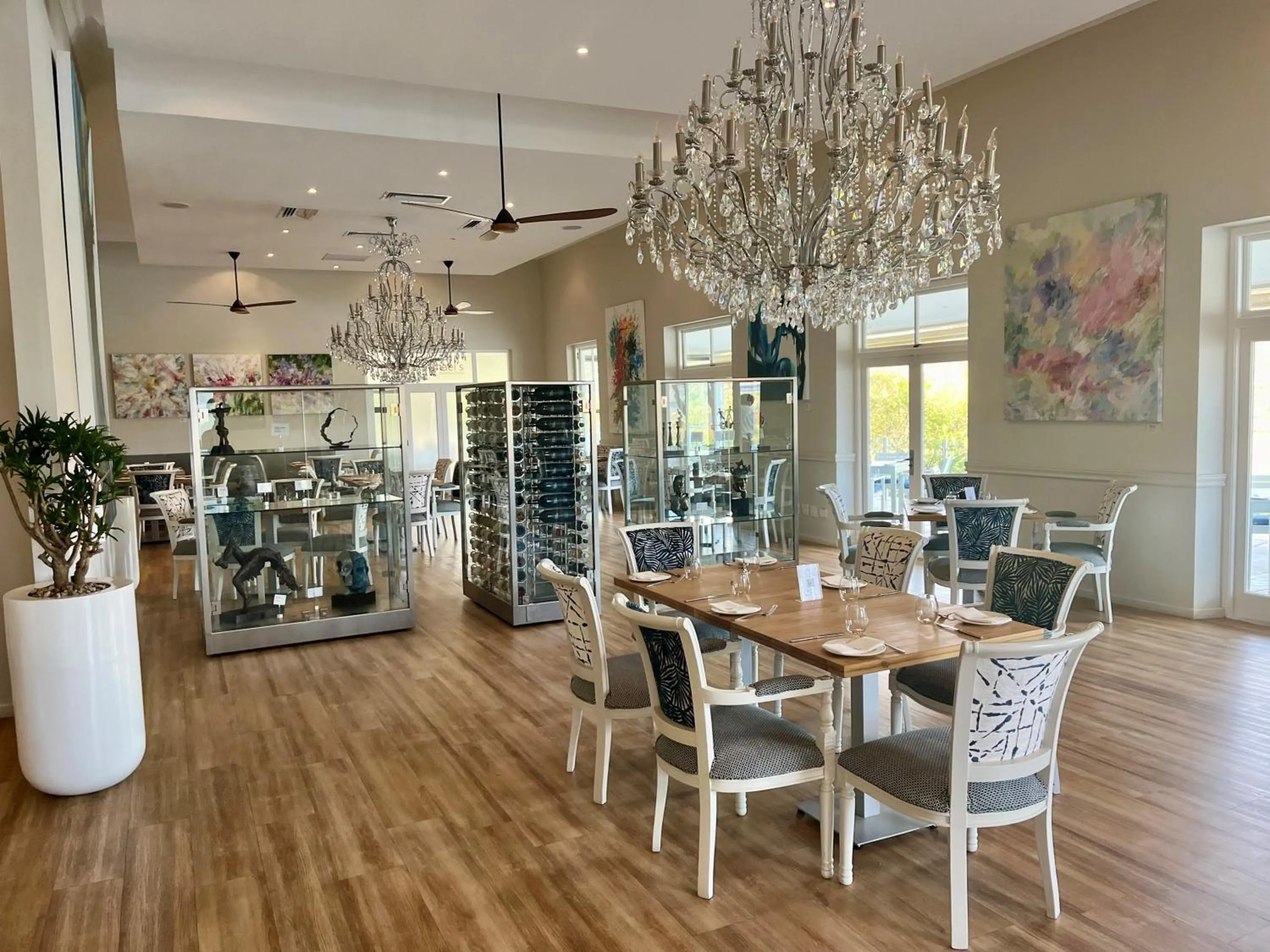 Restaurant/places to eat in ASARA Wine Estate & Hotel