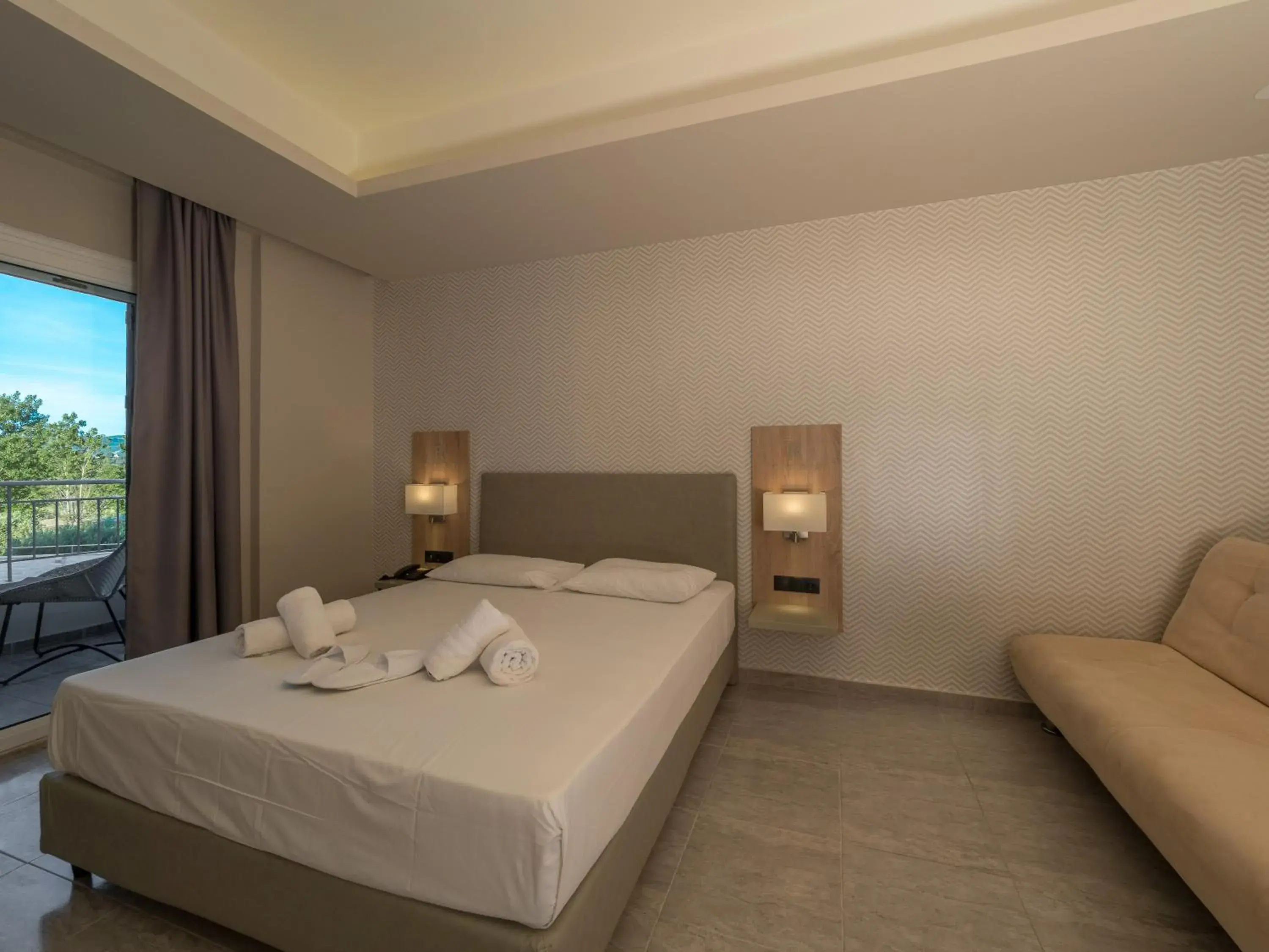 Deluxe Triple Room in Paradise Resort Deluxe Triple Room in Paradise Resort