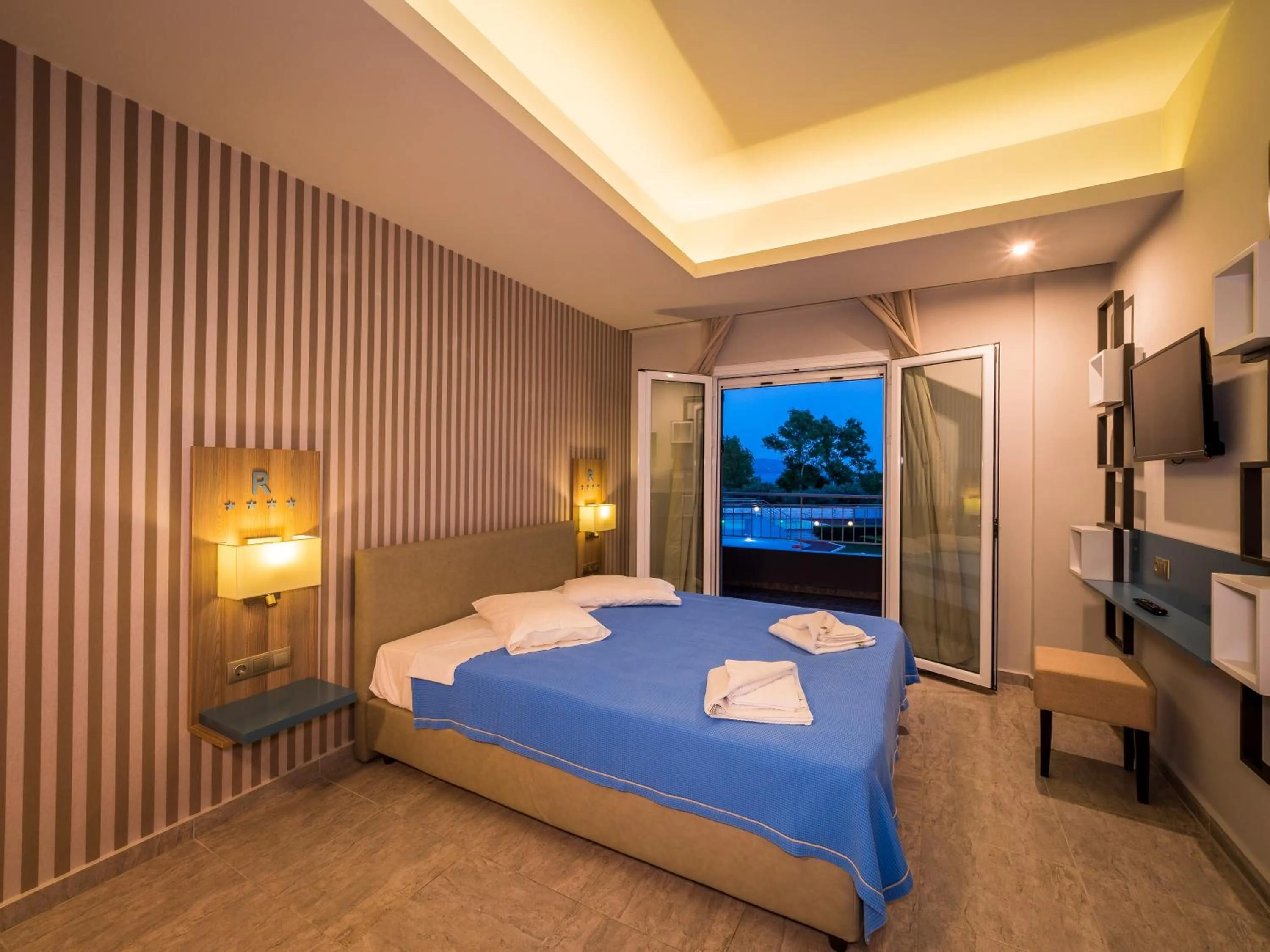 Bed in Paradise Resort