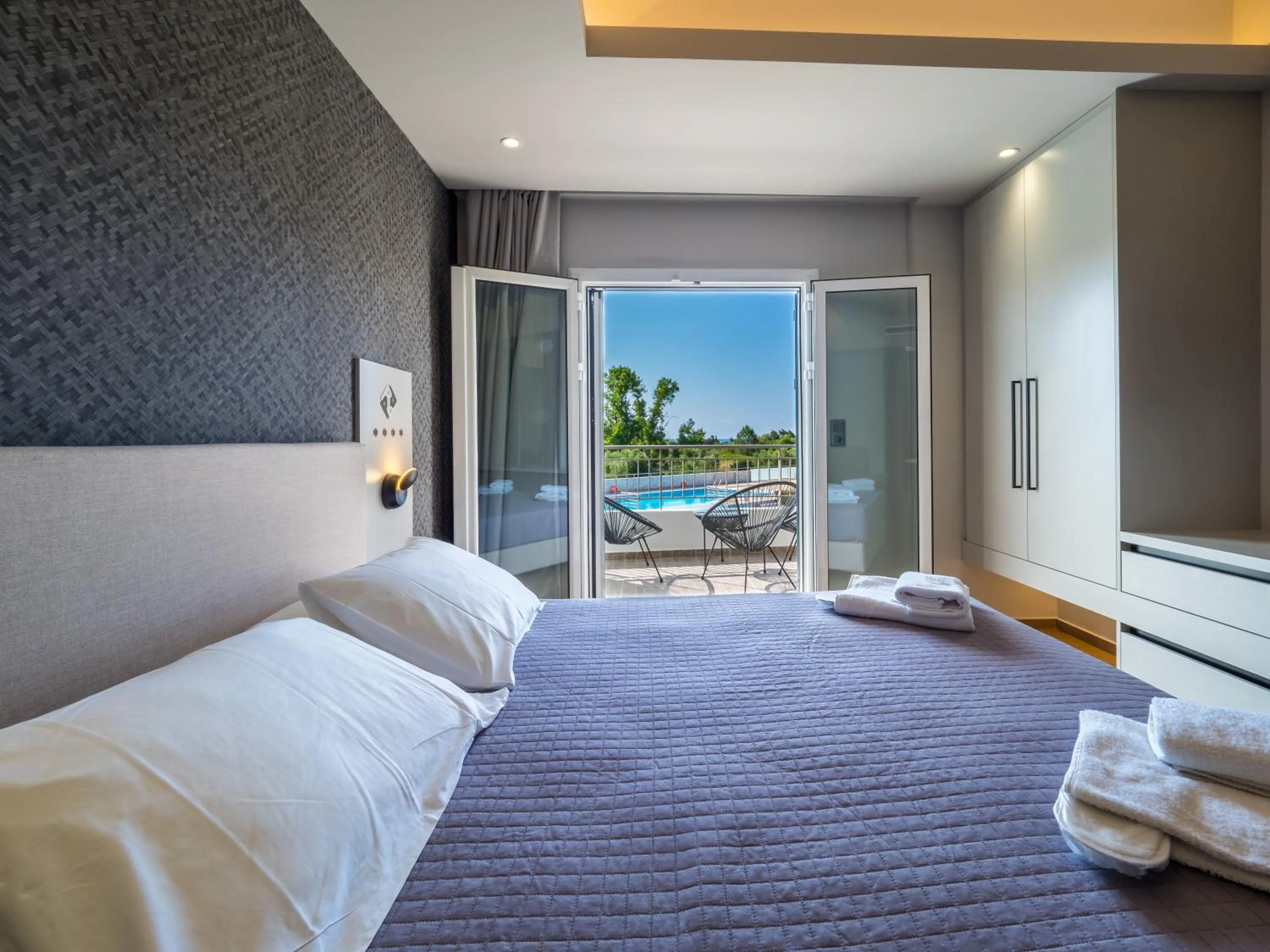 Bed in Paradise Resort