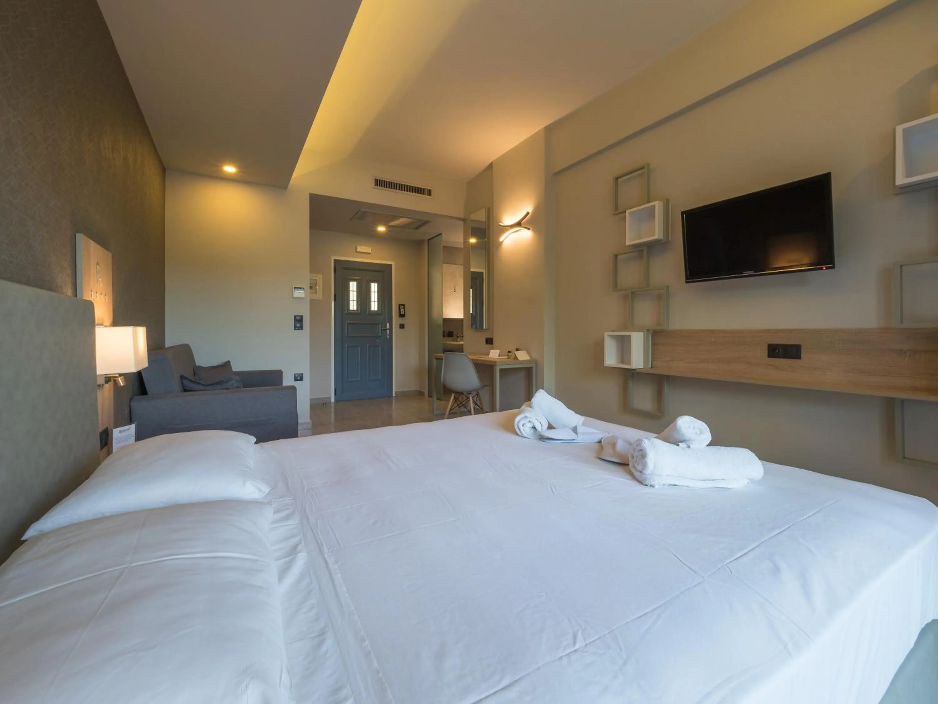 Photo of the whole room, Bed in Paradise Resort