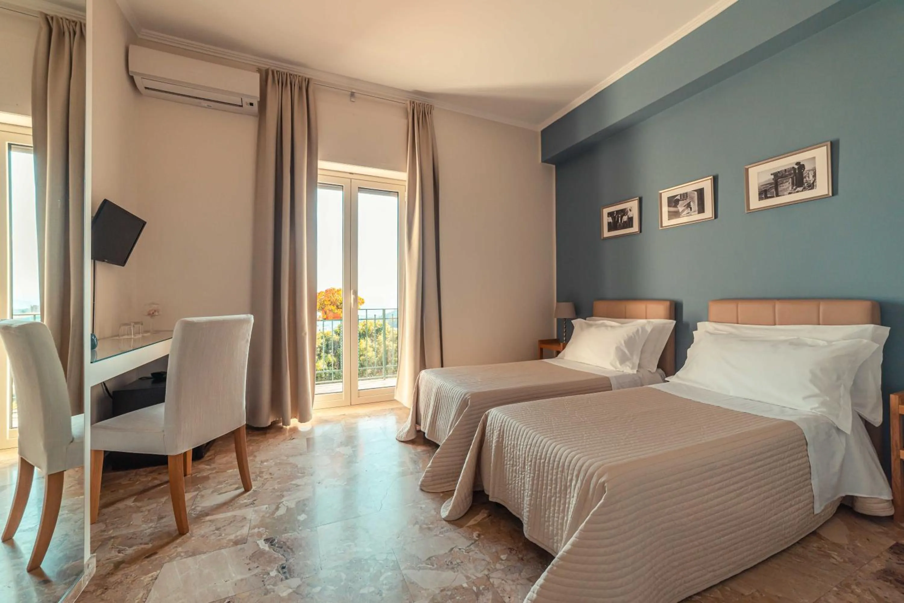 Bed in B&B Teatro Greco 39