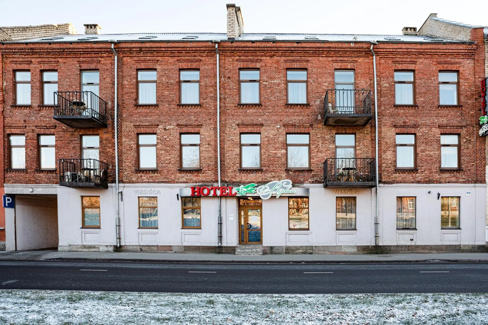 Facade/entrance in Biplan Hotel