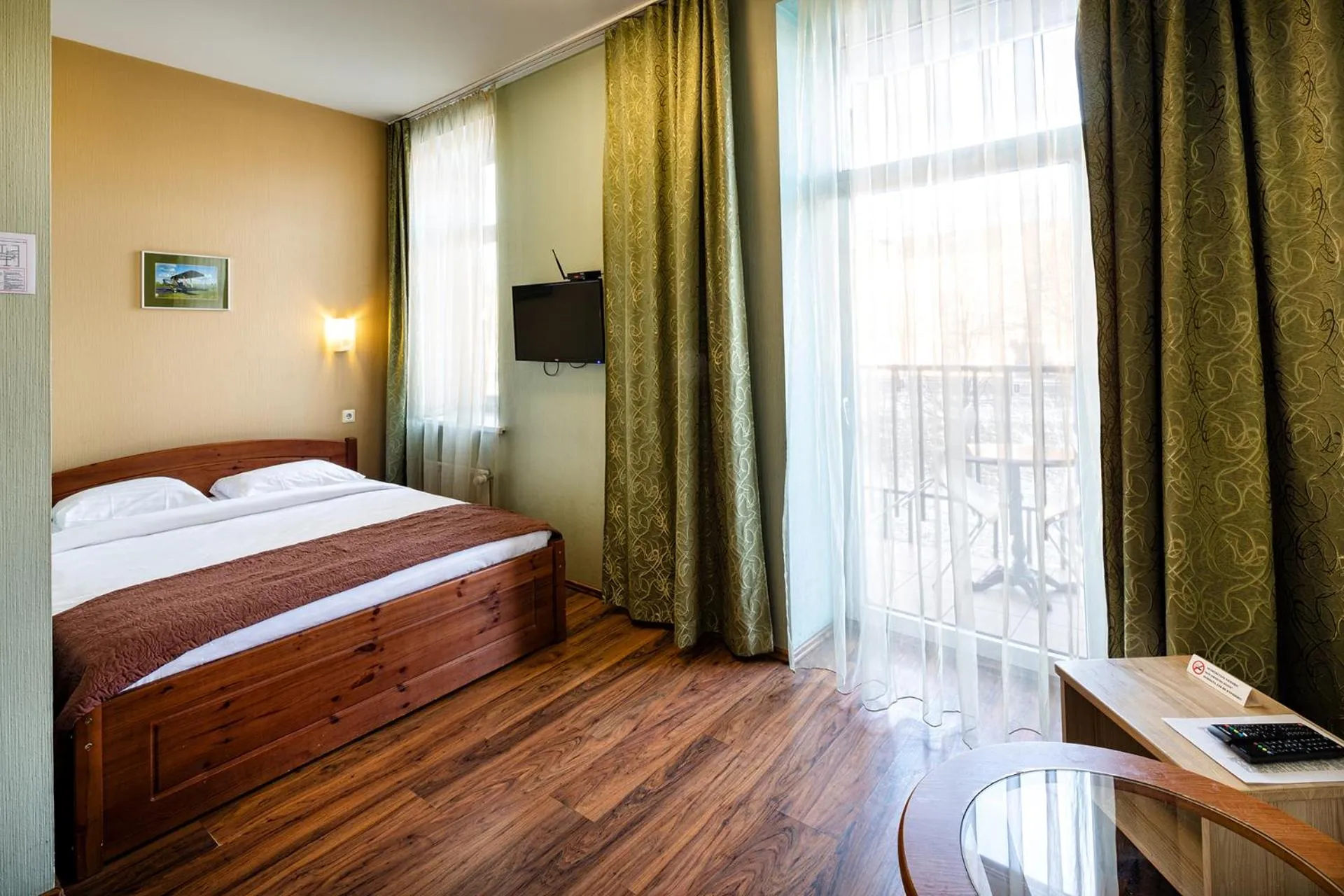 Photo of the whole room, Bed in Biplan Hotel